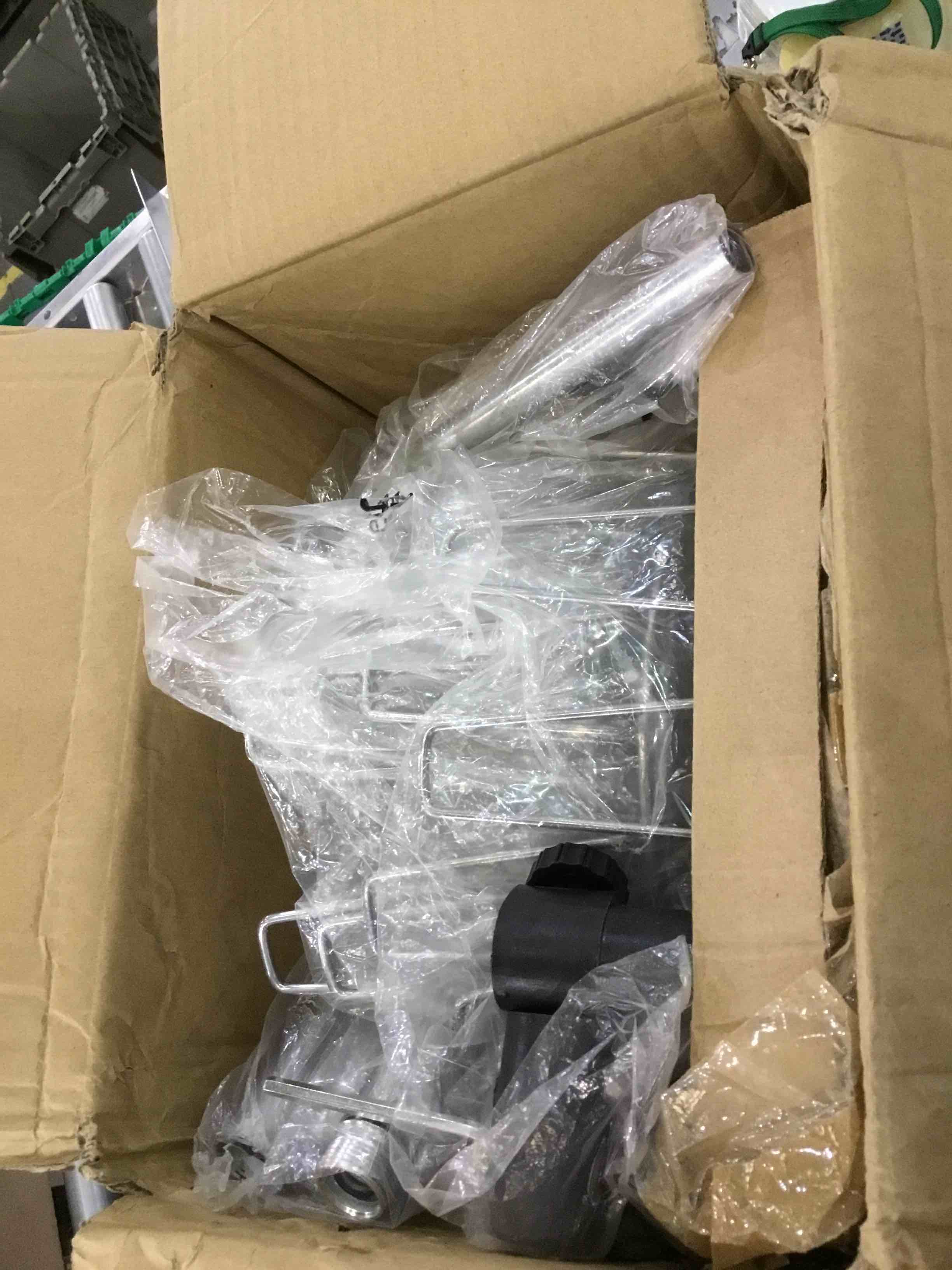 https://s3.amazonaws.com/lotting-images-prod/BargainHunt/EXS01335139_1712855064898.jpeg