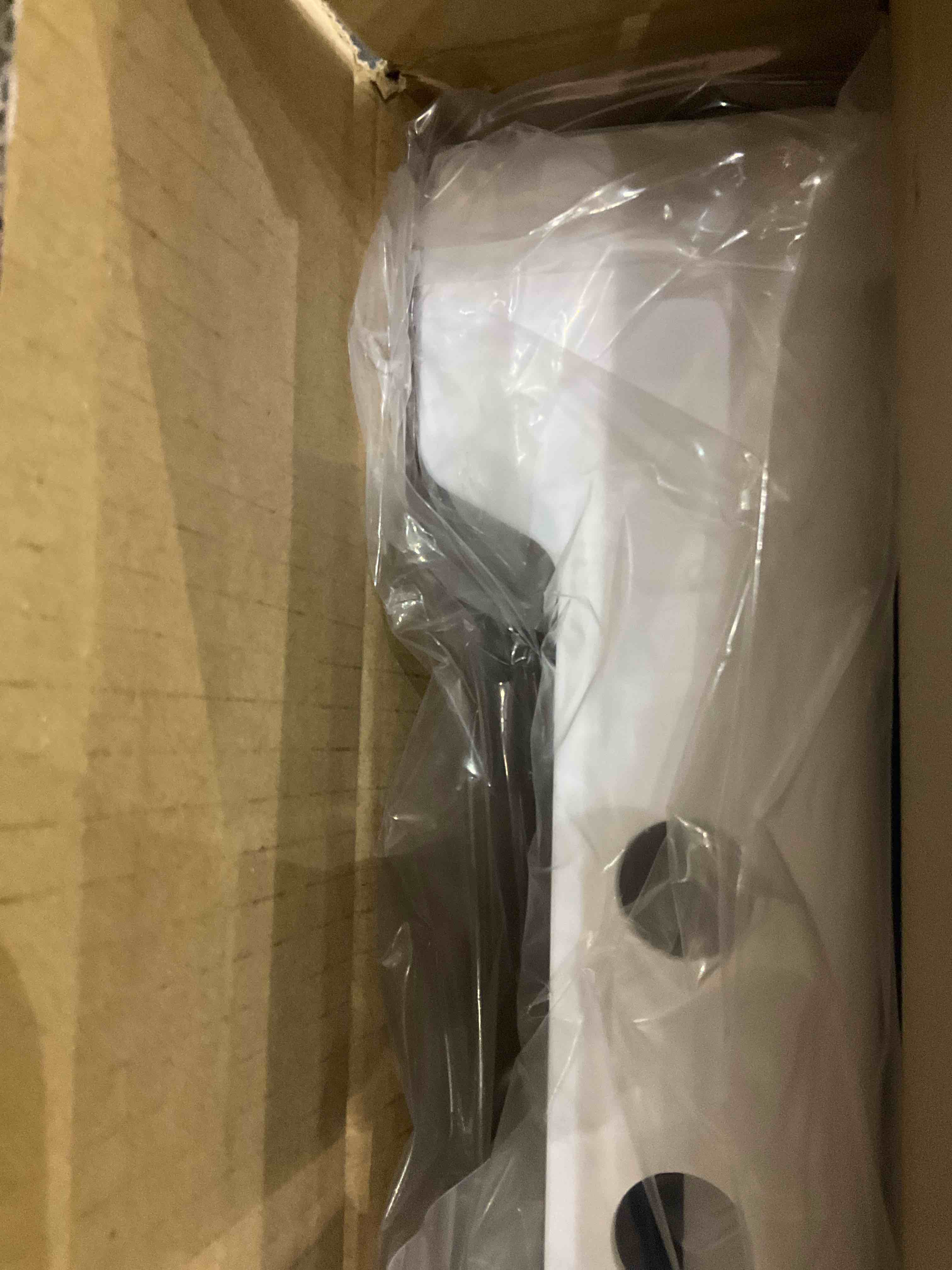 https://s3.amazonaws.com/lotting-images-prod/BargainHunt/EXS01335492_1713528443954.jpeg