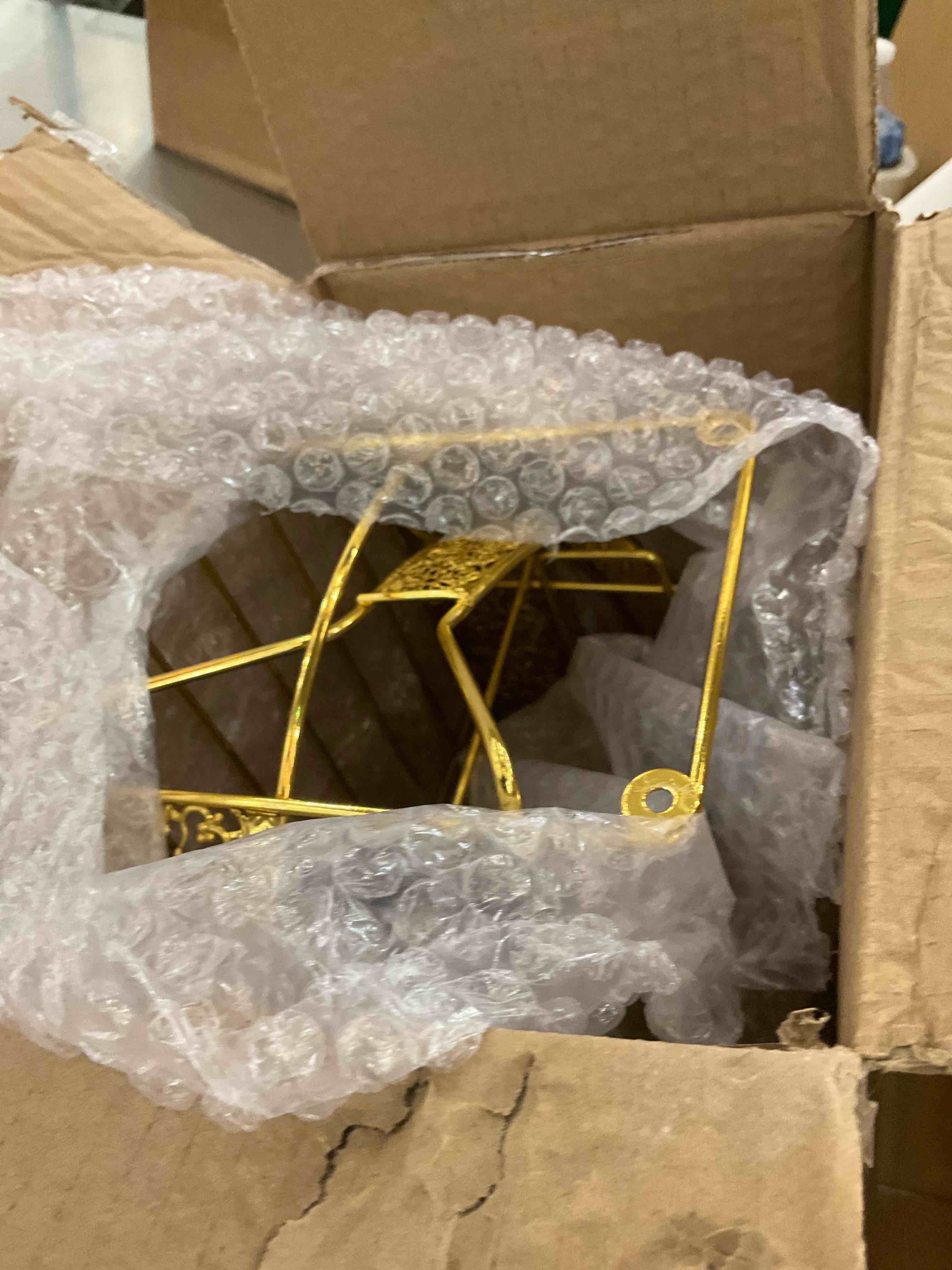 https://s3.amazonaws.com/lotting-images-prod/BargainHunt/EXS01336126_1713291943281.jpeg