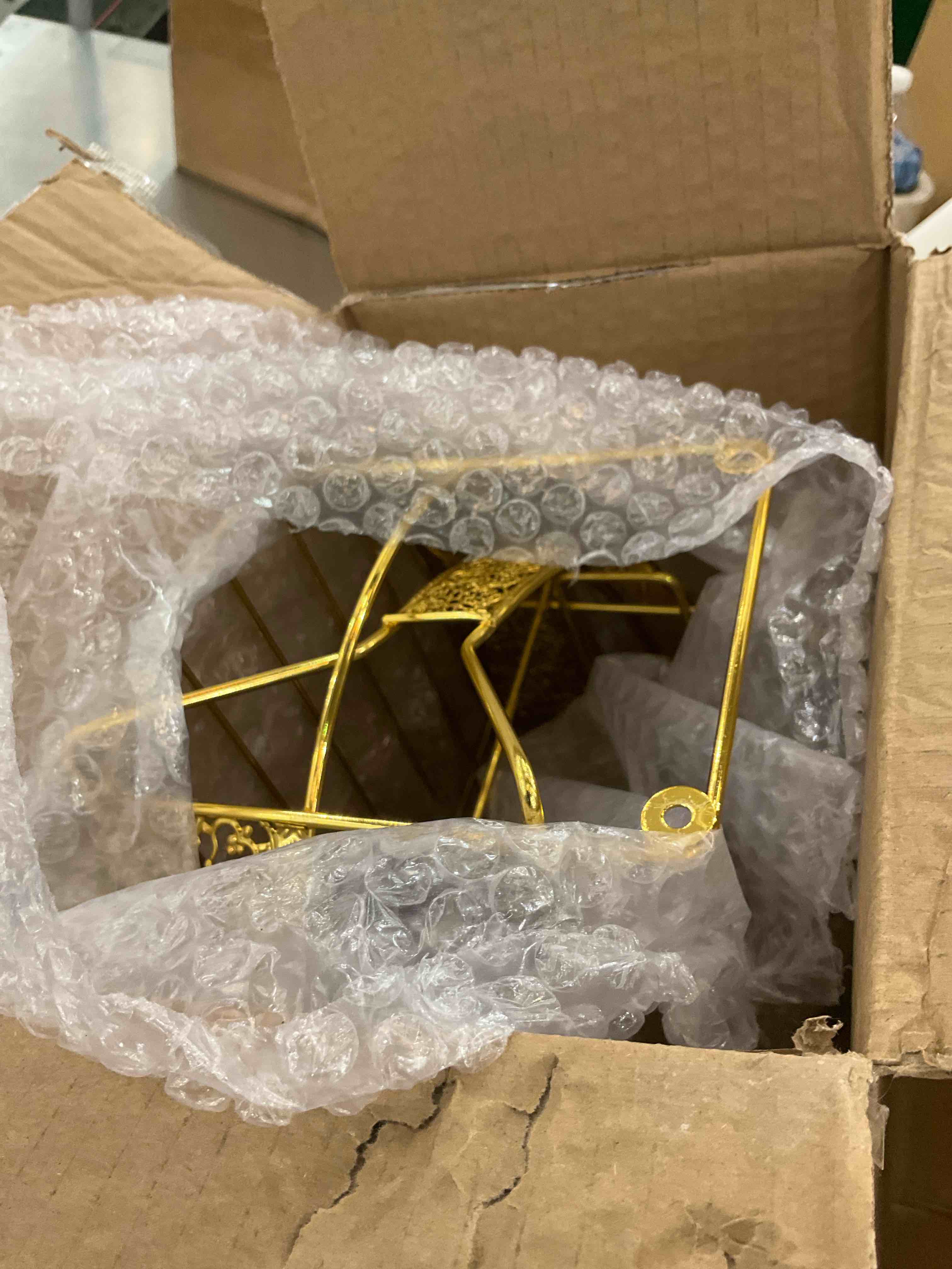 https://s3.amazonaws.com/lotting-images-prod/BargainHunt/EXS01336126_1713291944168.jpeg