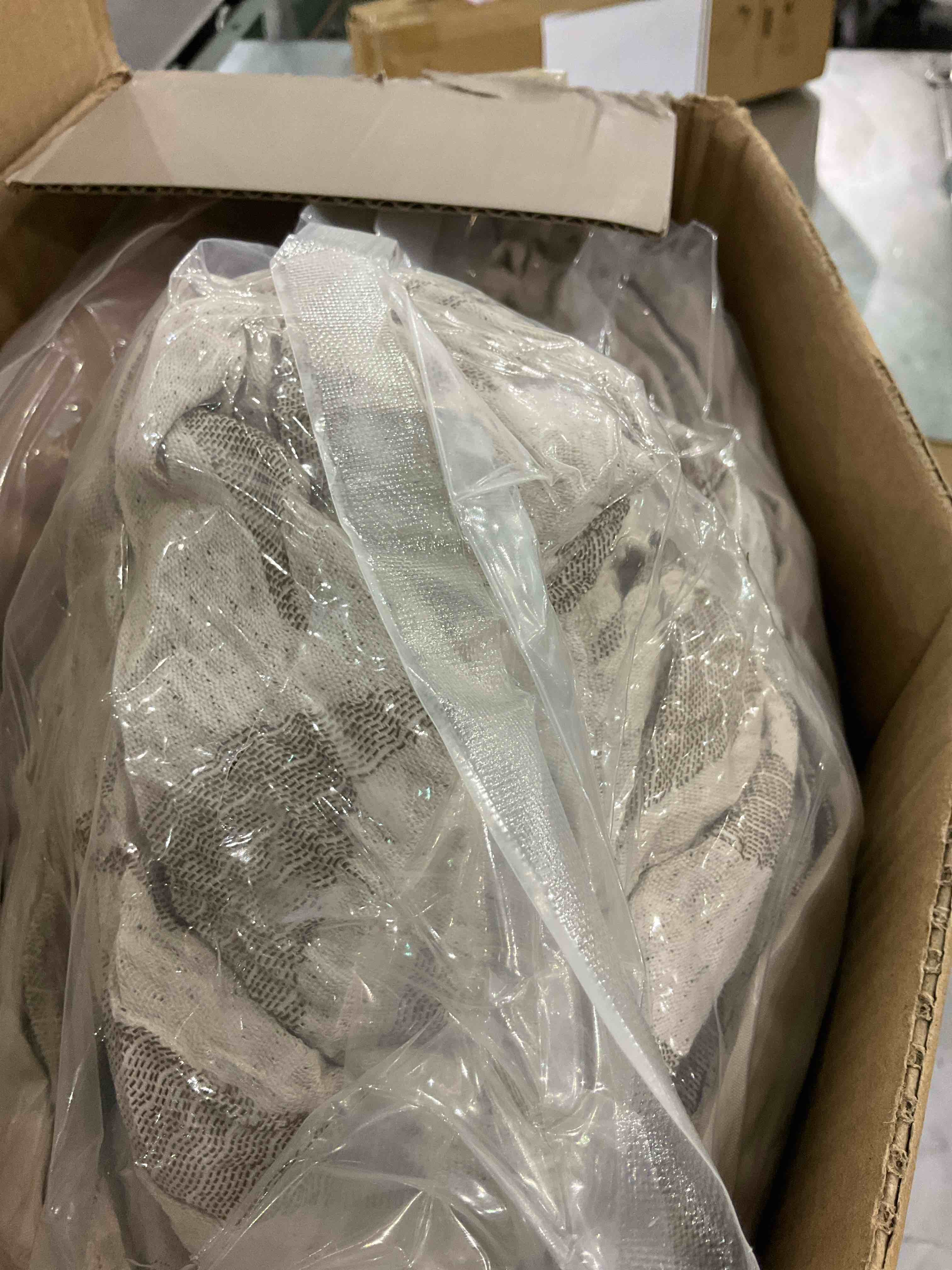 https://s3.amazonaws.com/lotting-images-prod/BargainHunt/EXS01336442_1713529709353.jpeg