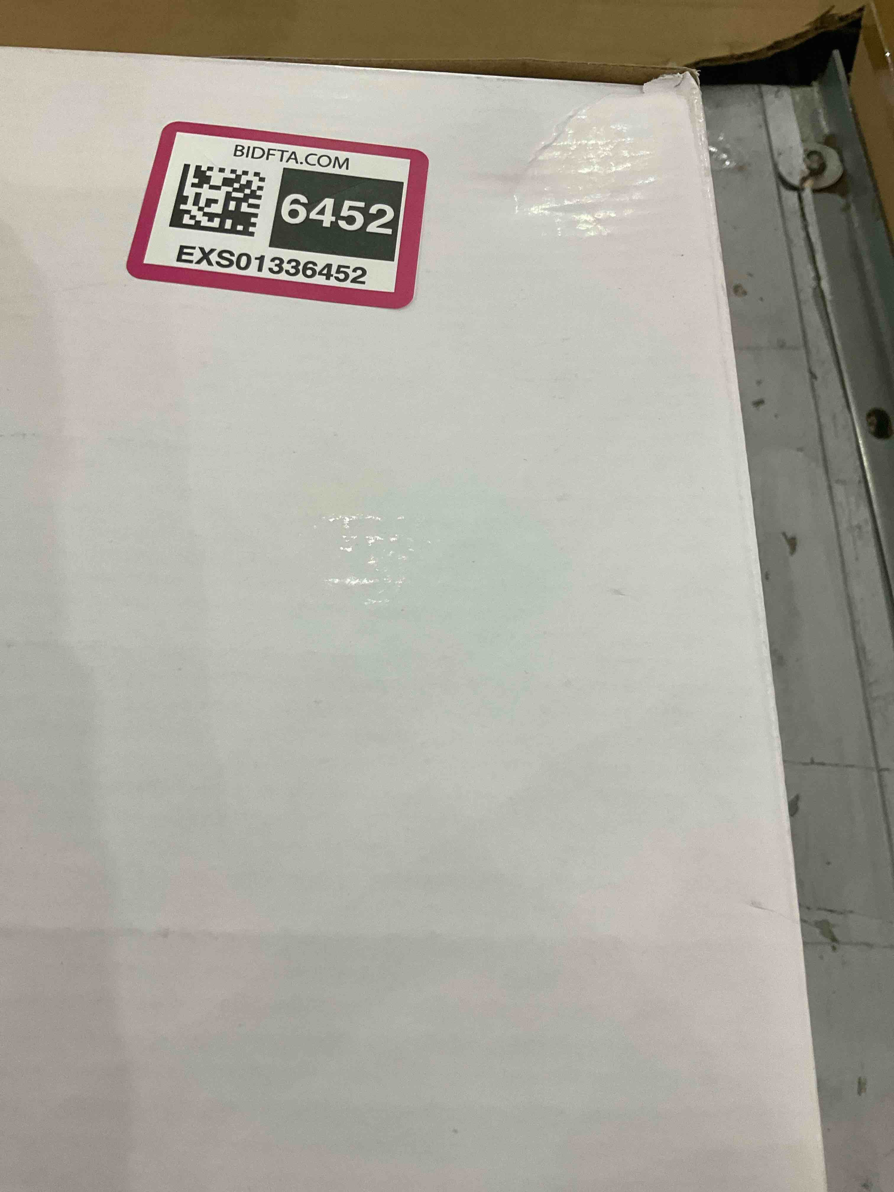 https://s3.amazonaws.com/lotting-images-prod/BargainHunt/EXS01336452_1713530827599.jpeg