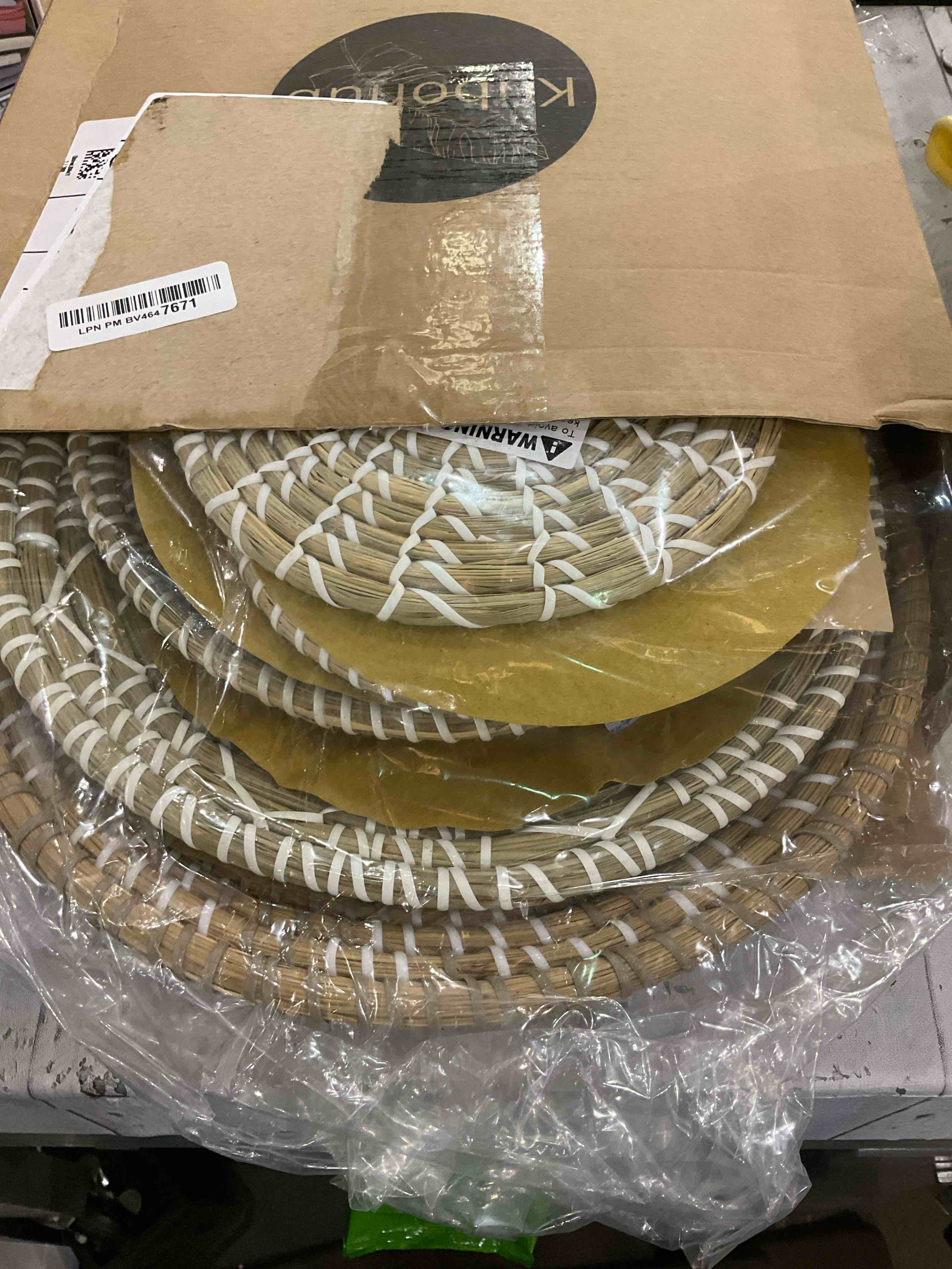 https://s3.amazonaws.com/lotting-images-prod/BargainHunt/EXS01336470_1713534671122.jpeg