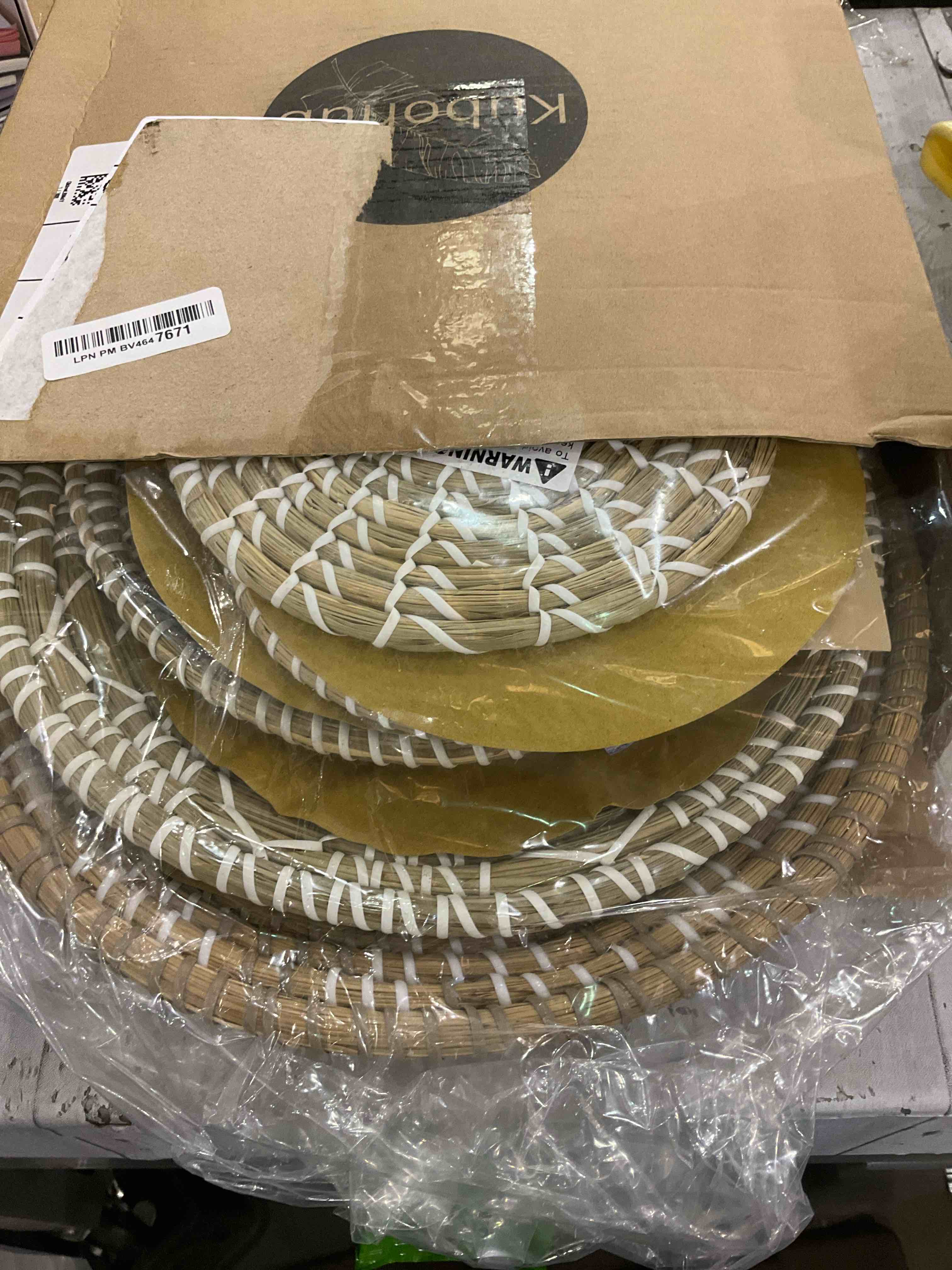 https://s3.amazonaws.com/lotting-images-prod/BargainHunt/EXS01336470_1713534671943.jpeg