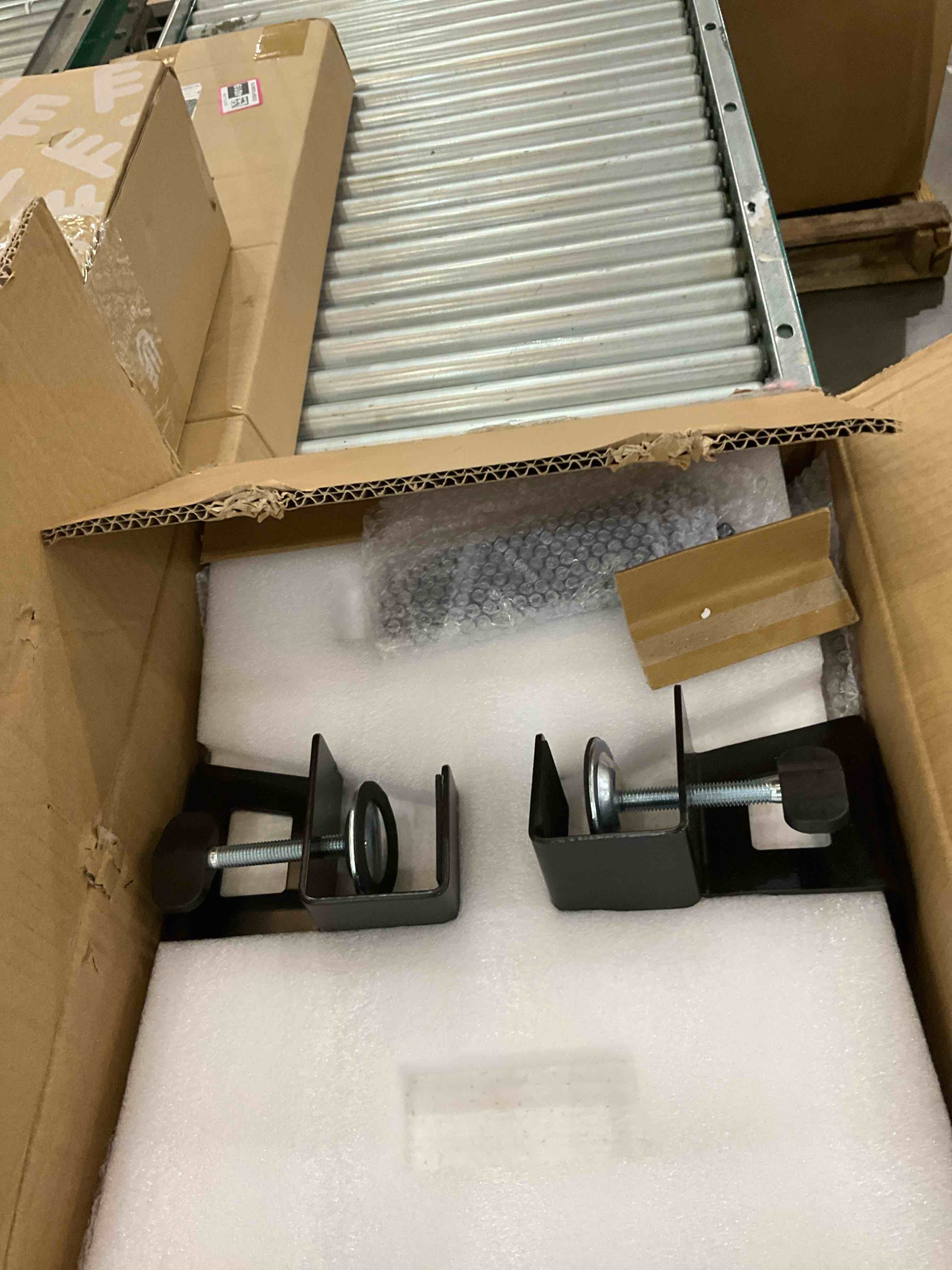 https://s3.amazonaws.com/lotting-images-prod/BargainHunt/EXS01336480_1713811207294.jpeg