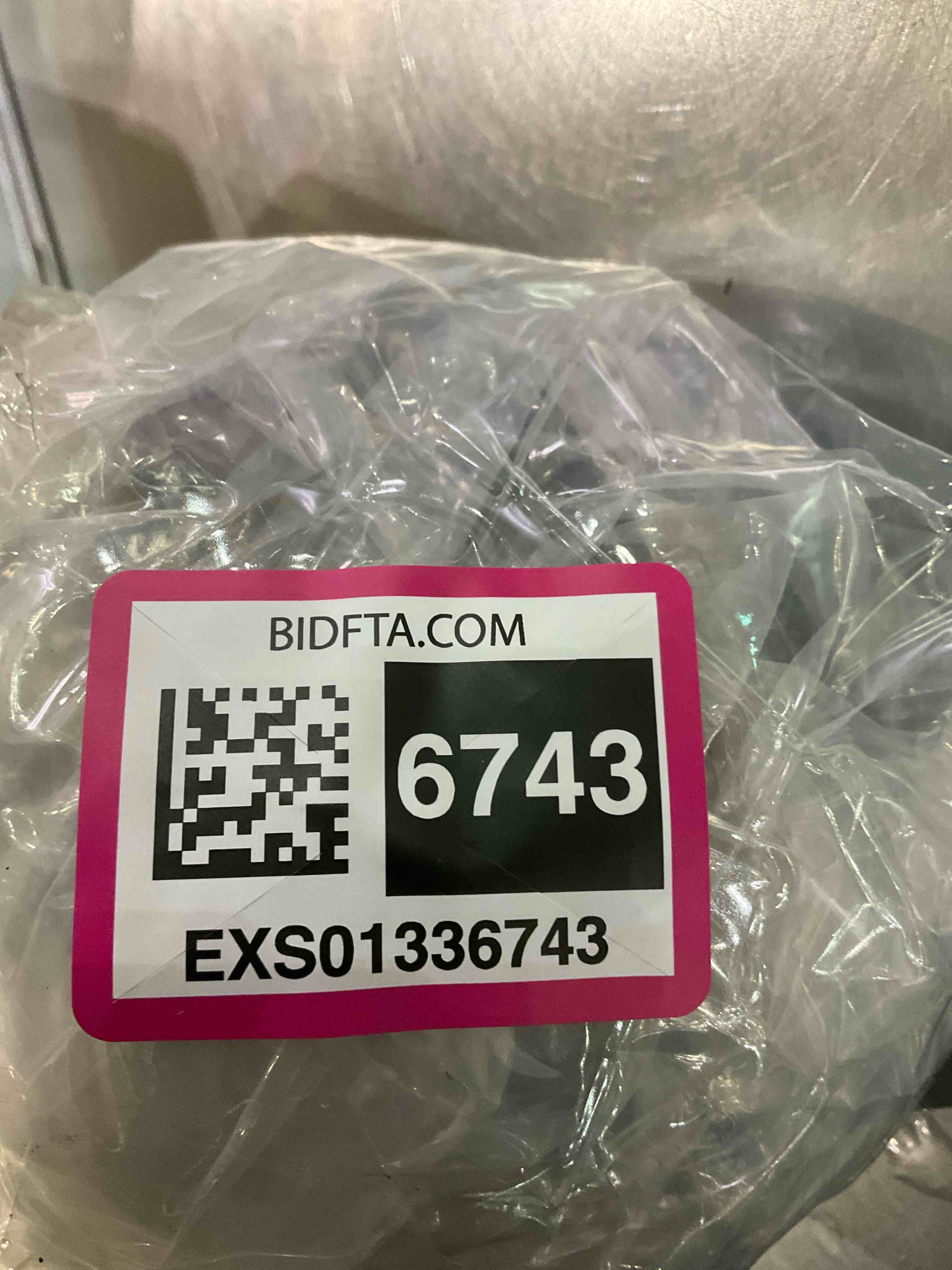 https://s3.amazonaws.com/lotting-images-prod/BargainHunt/EXS01336743_1712682673382.jpeg