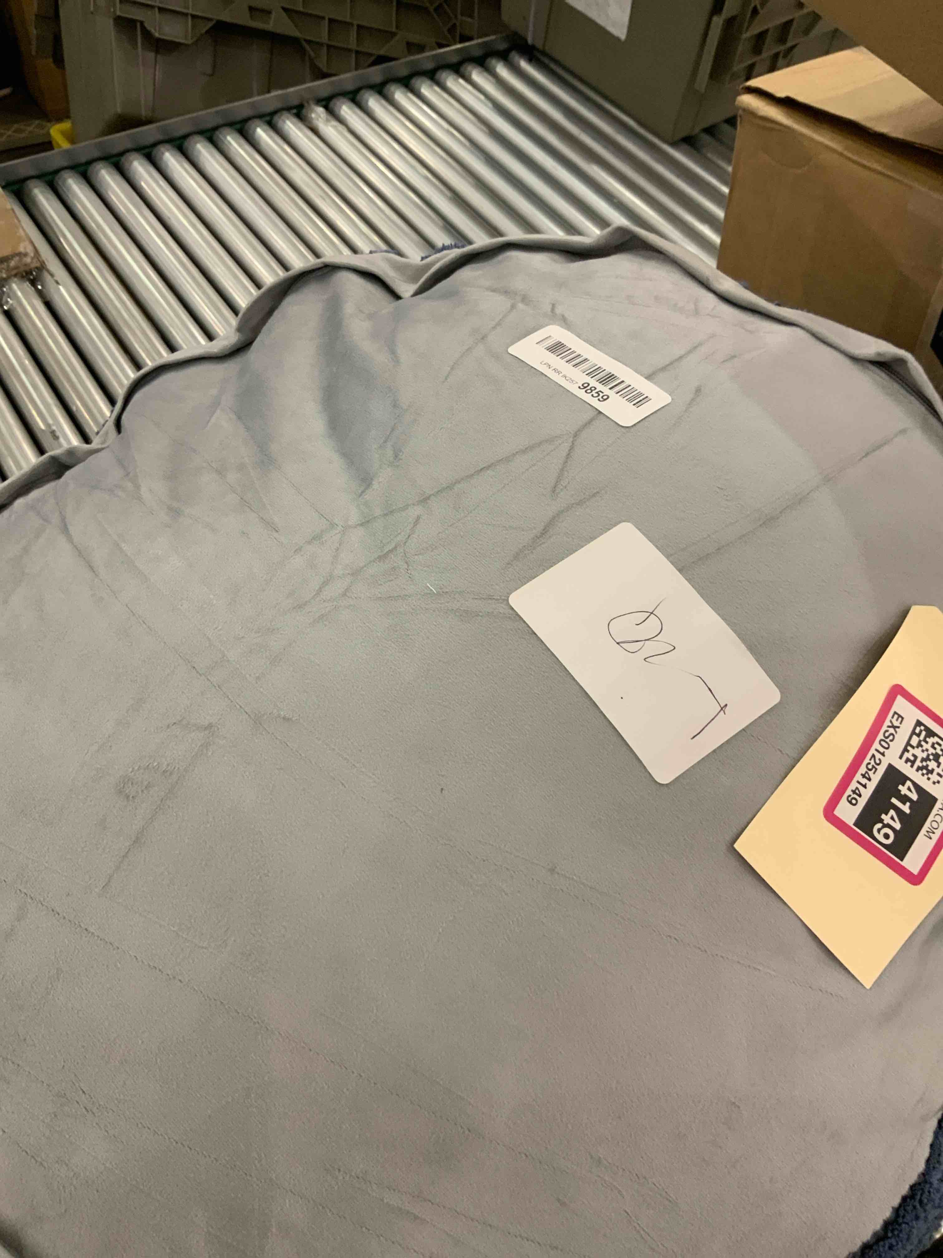 https://s3.amazonaws.com/lotting-images-prod/BargainHunt/EXS01337078_1712339612085.jpeg
