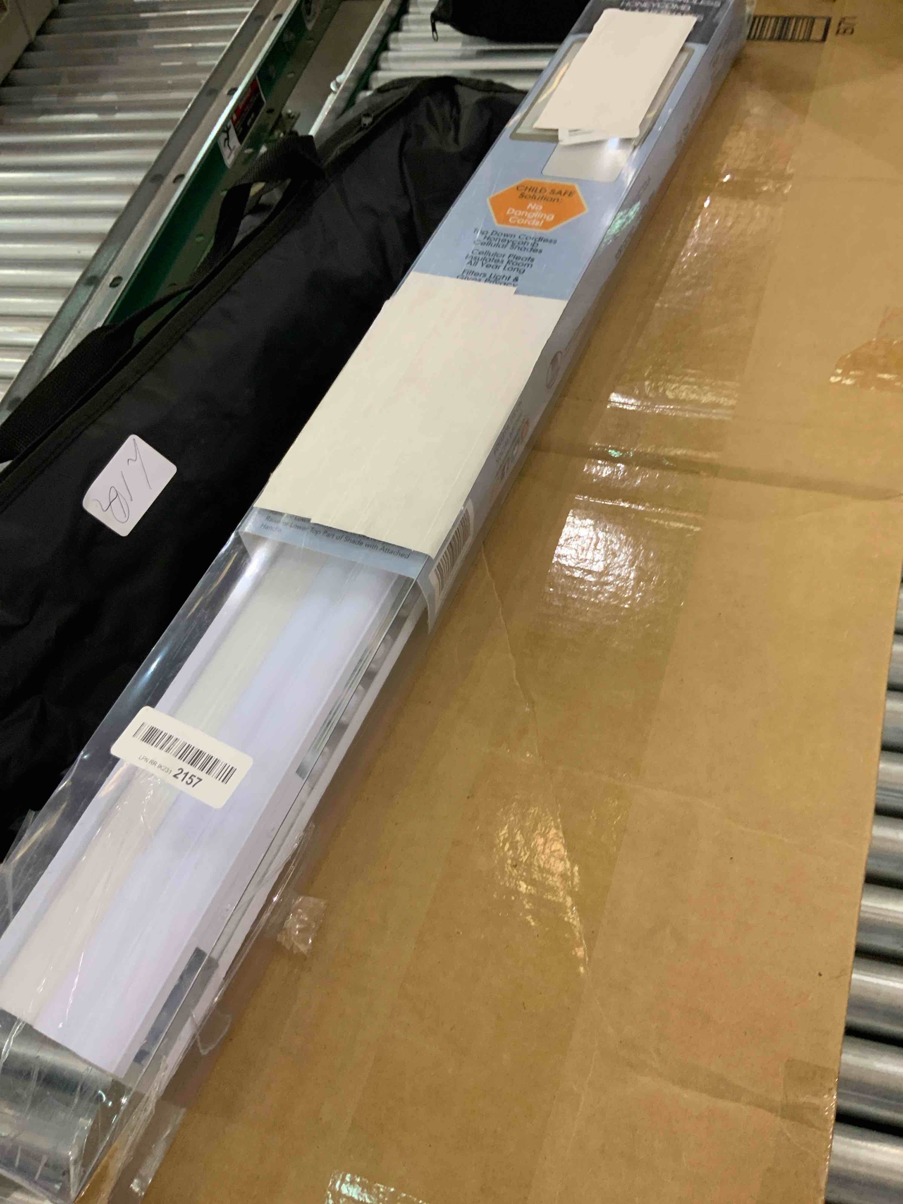 https://s3.amazonaws.com/lotting-images-prod/BargainHunt/EXS01337081_1712341847745.jpeg