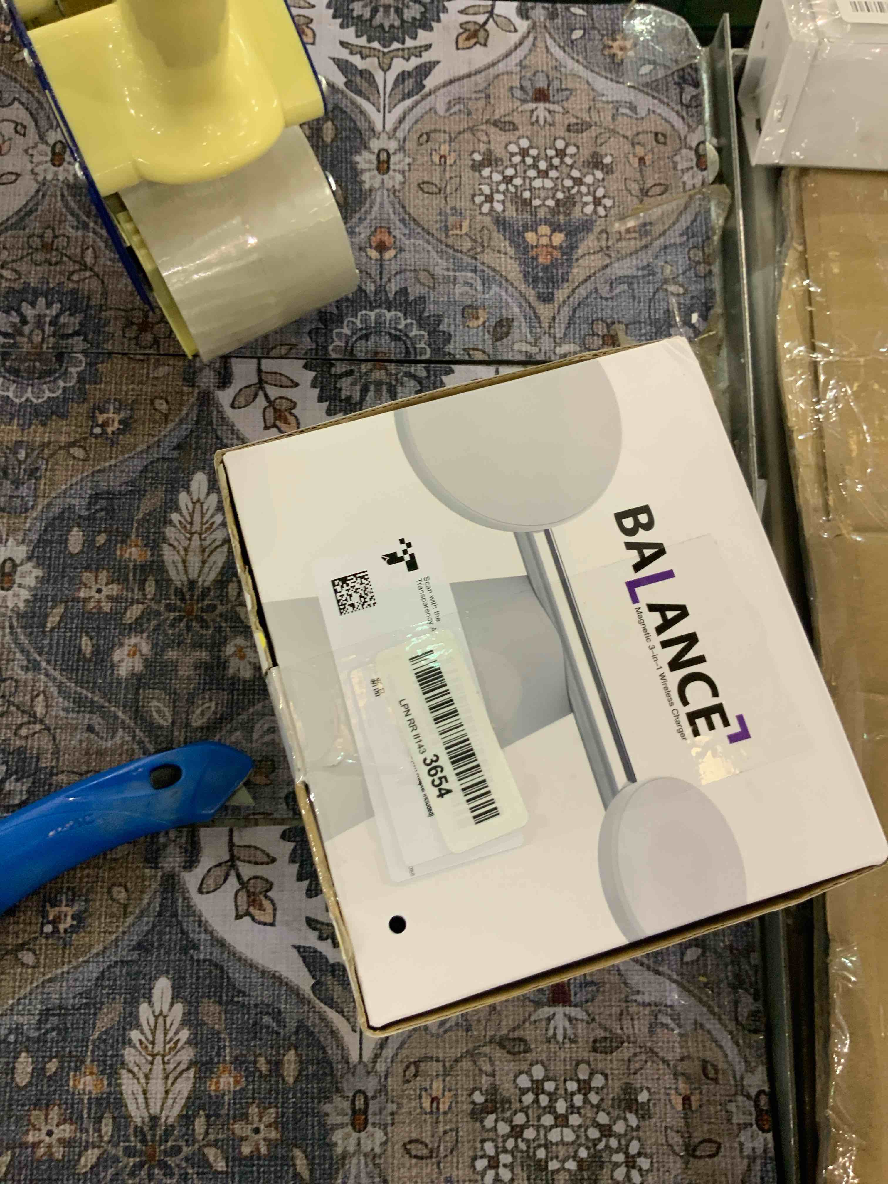 https://s3.amazonaws.com/lotting-images-prod/BargainHunt/EXS01337091_1712342749468.jpeg