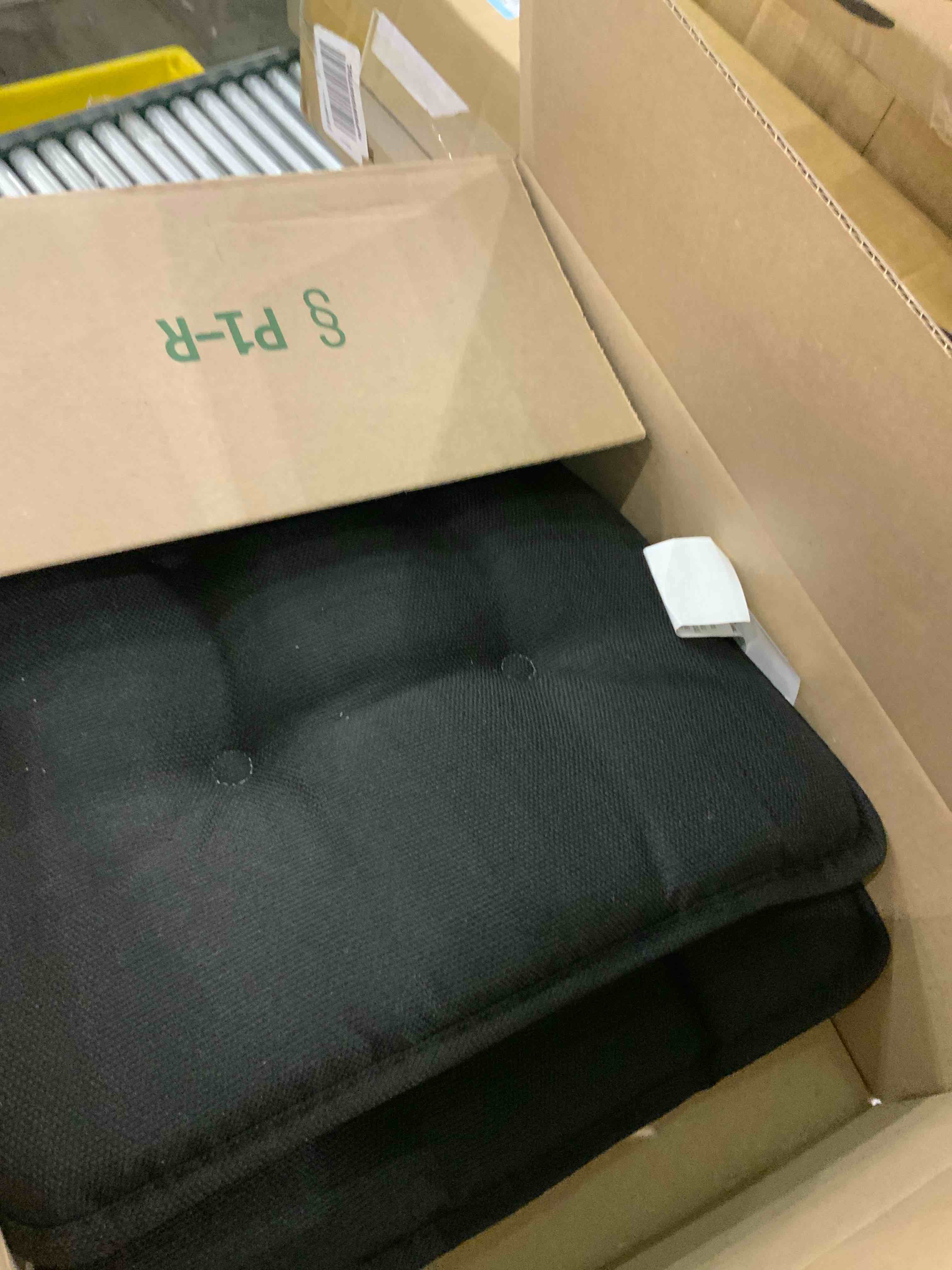 https://s3.amazonaws.com/lotting-images-prod/BargainHunt/EXS01337259_1712603235074.jpeg