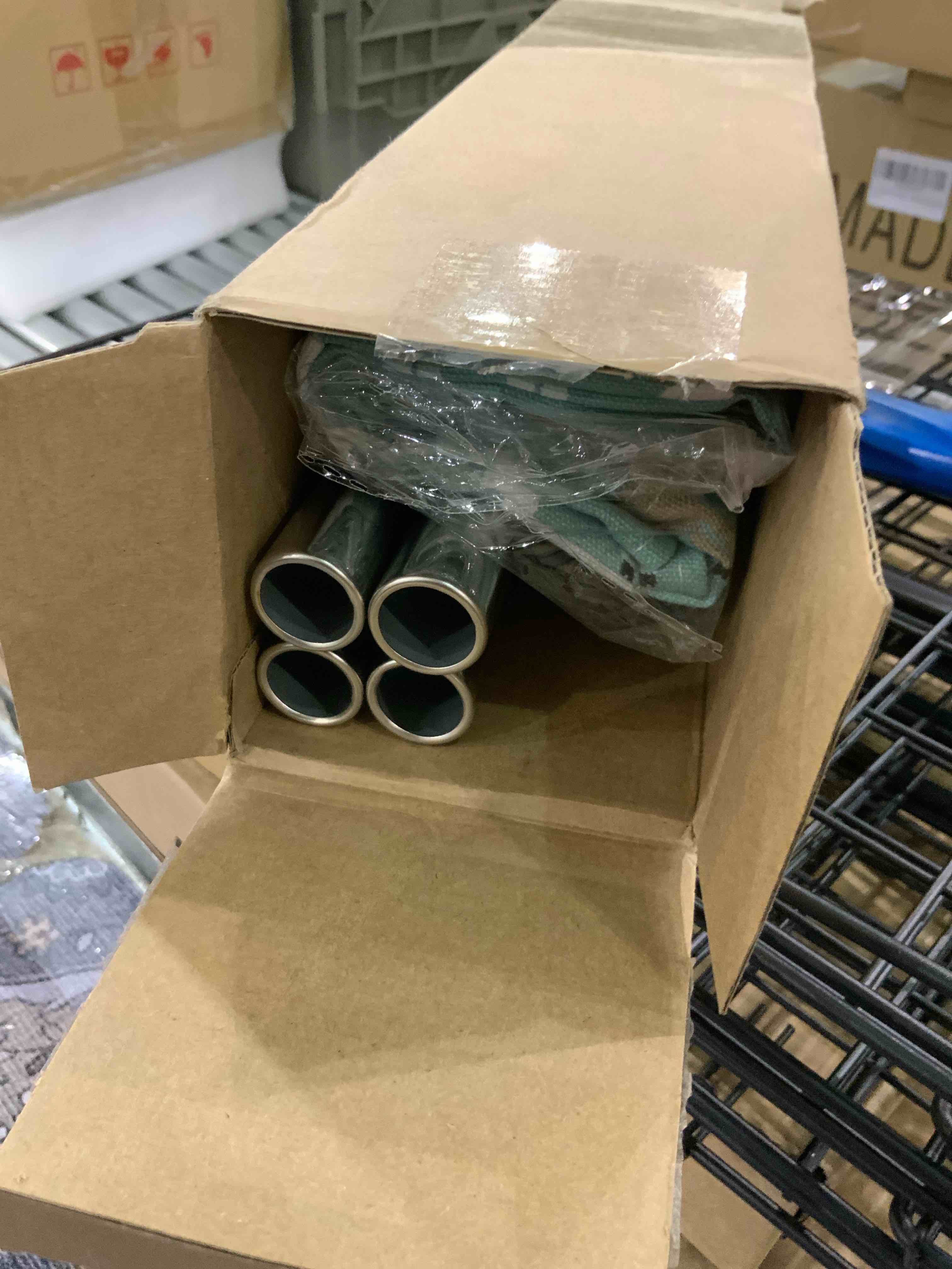 https://s3.amazonaws.com/lotting-images-prod/BargainHunt/EXS01337326_1712671506147.jpeg