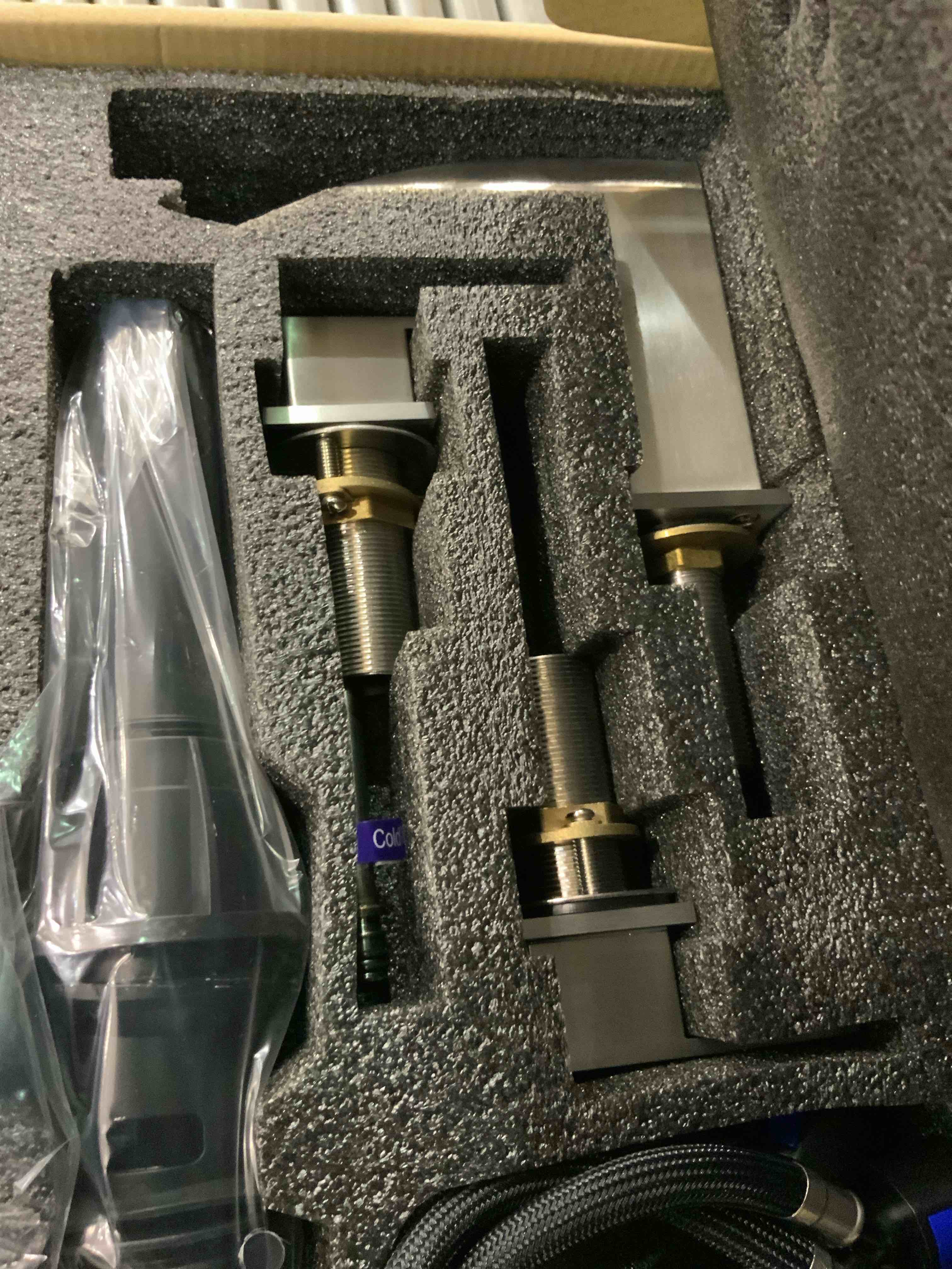 https://s3.amazonaws.com/lotting-images-prod/BargainHunt/EXS01337354_1712675314048.jpeg