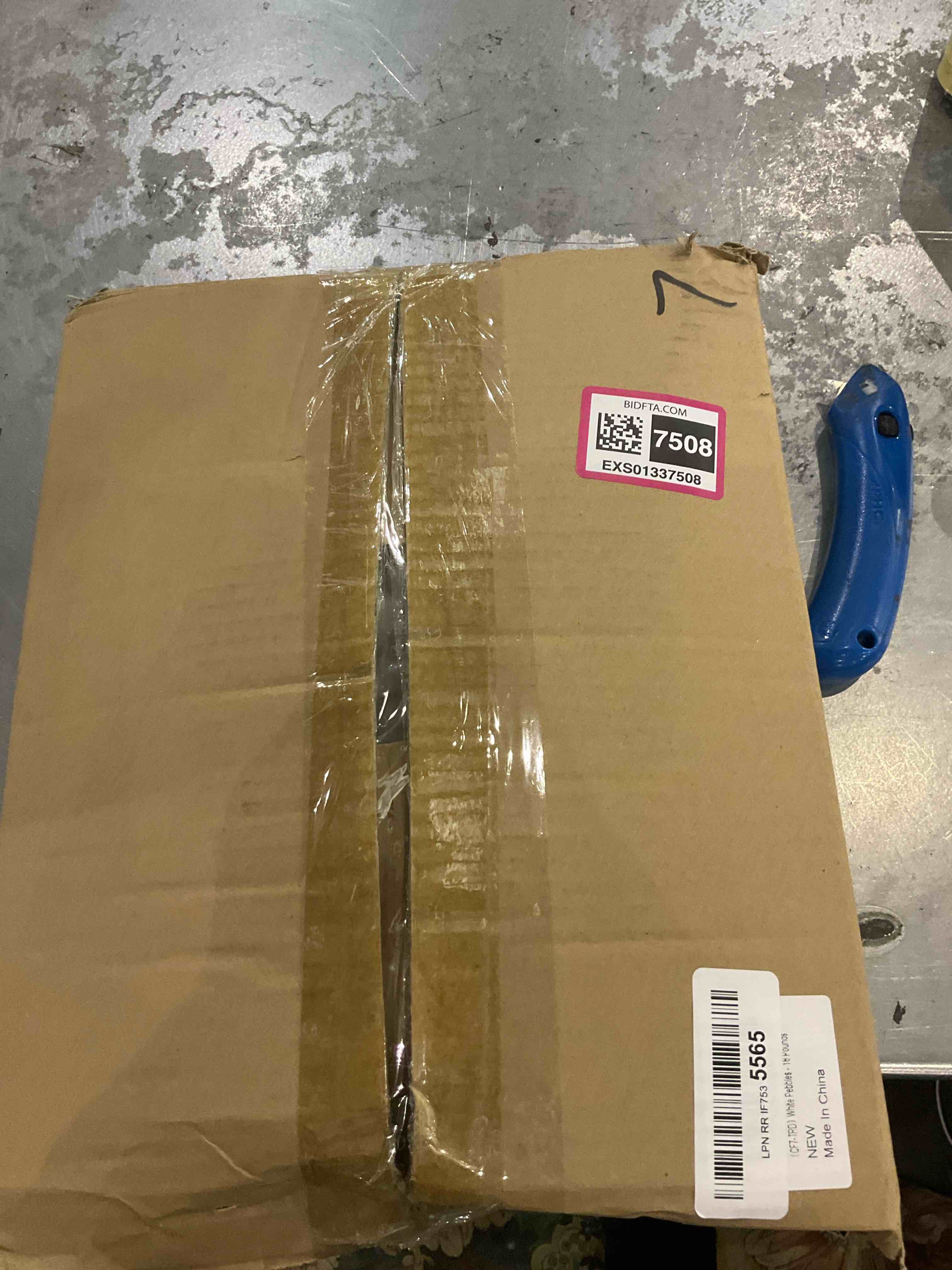 https://s3.amazonaws.com/lotting-images-prod/BargainHunt/EXS01337508_1712666914184.jpeg