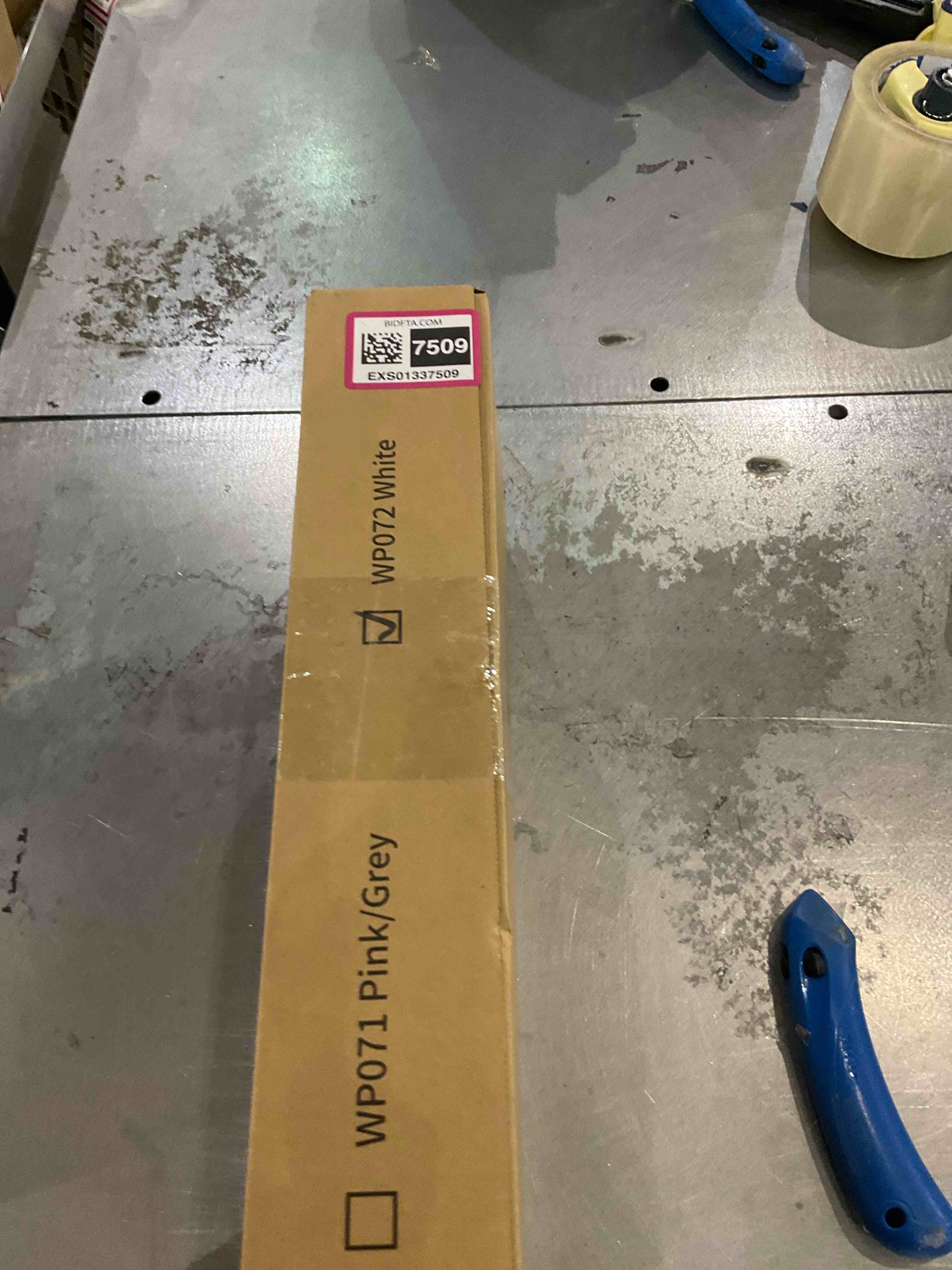 https://s3.amazonaws.com/lotting-images-prod/BargainHunt/EXS01337509_1712666974981.jpeg