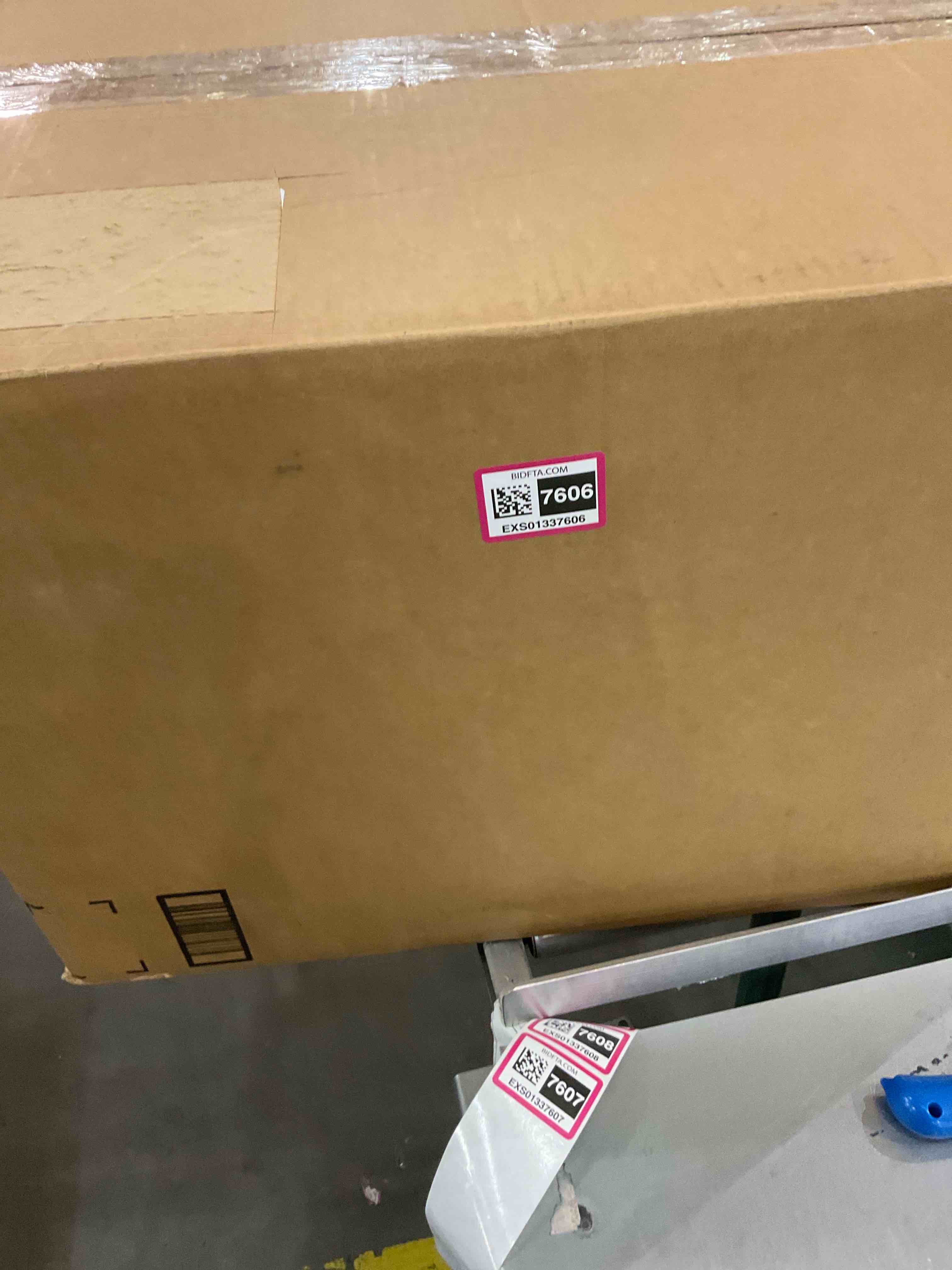https://s3.amazonaws.com/lotting-images-prod/BargainHunt/EXS01337606_1712682588771.jpeg