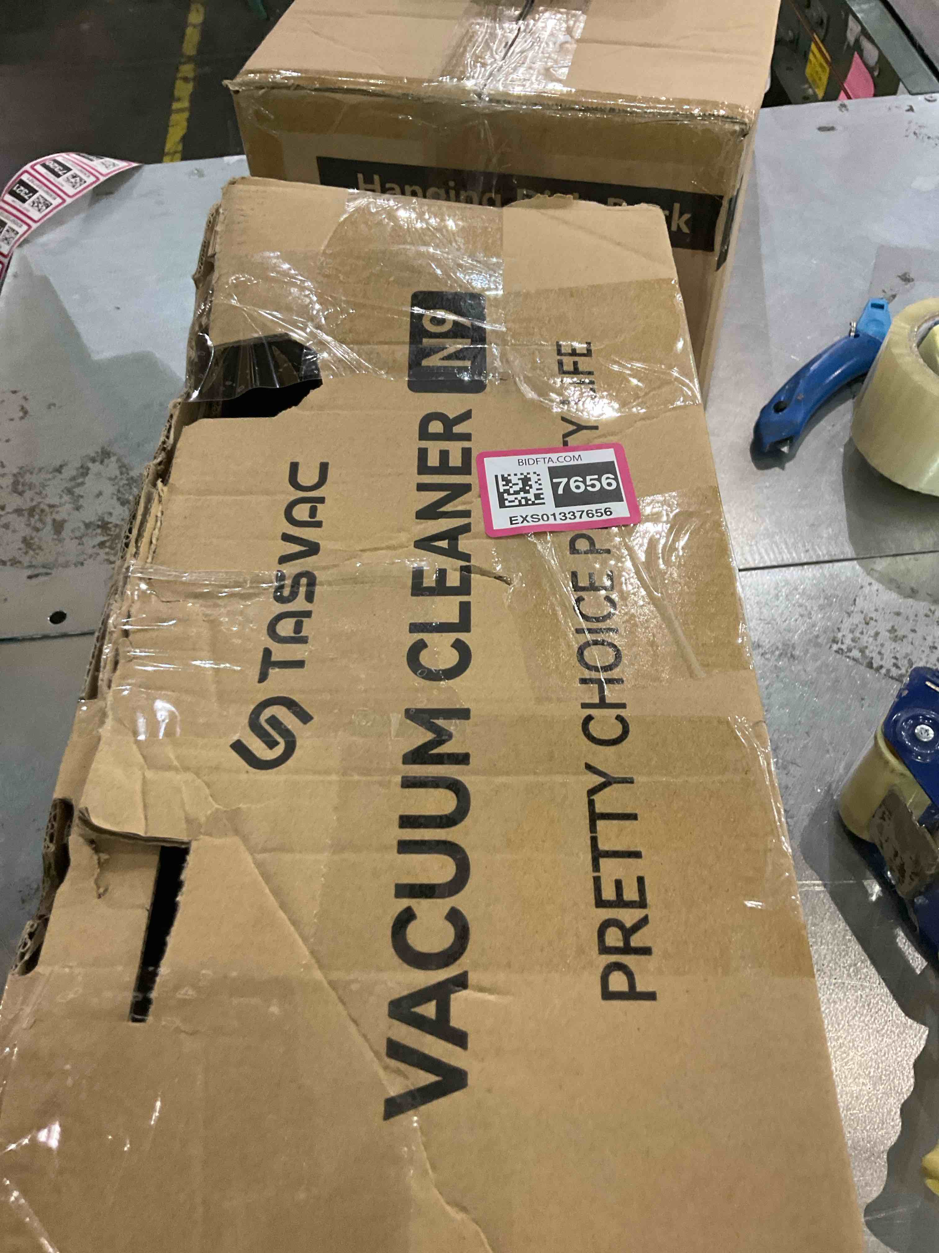 https://s3.amazonaws.com/lotting-images-prod/BargainHunt/EXS01337656_1712748319482.jpeg