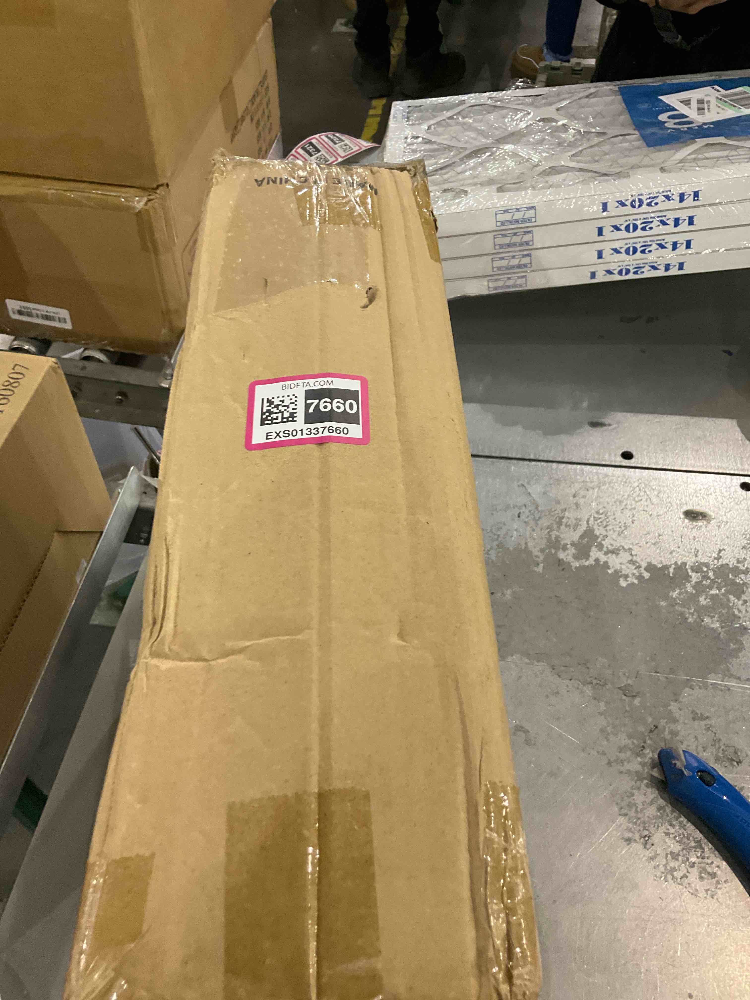https://s3.amazonaws.com/lotting-images-prod/BargainHunt/EXS01337660_1712748691609.jpeg