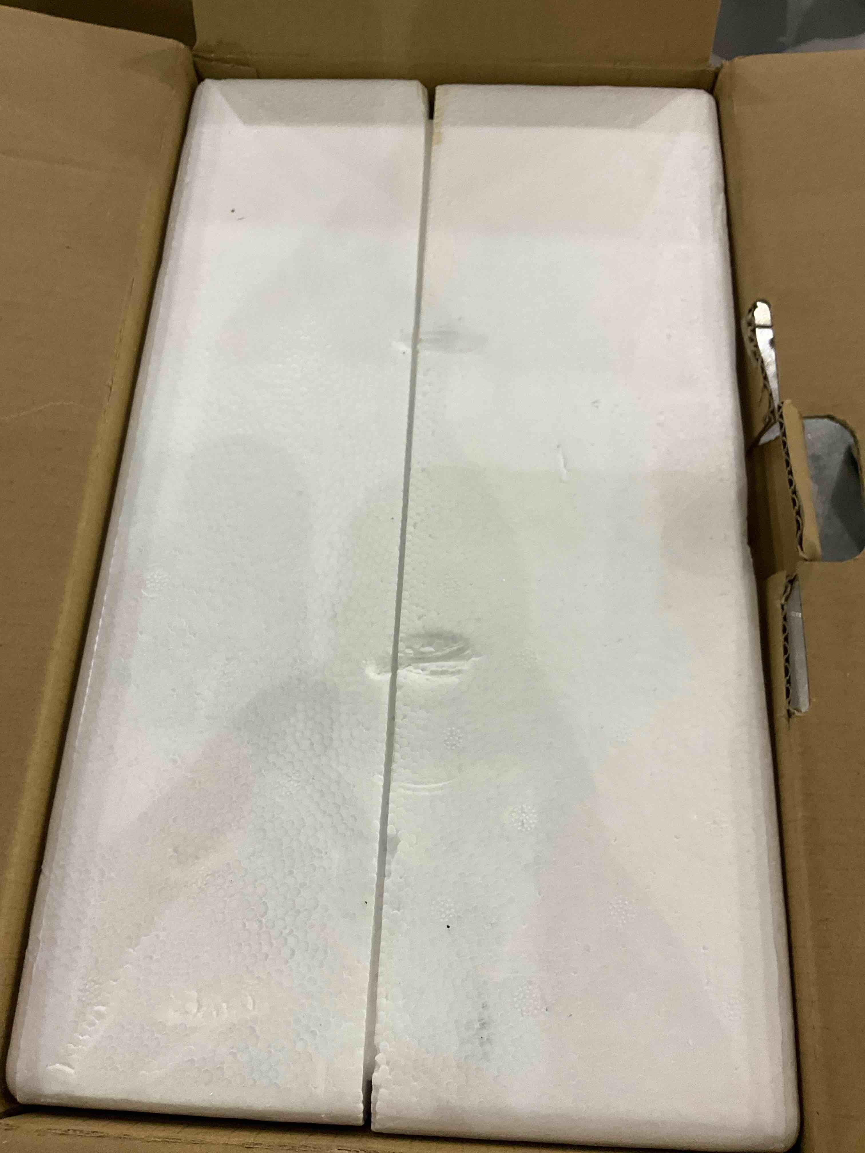 https://s3.amazonaws.com/lotting-images-prod/BargainHunt/EXS01337662_1712748936724.jpeg