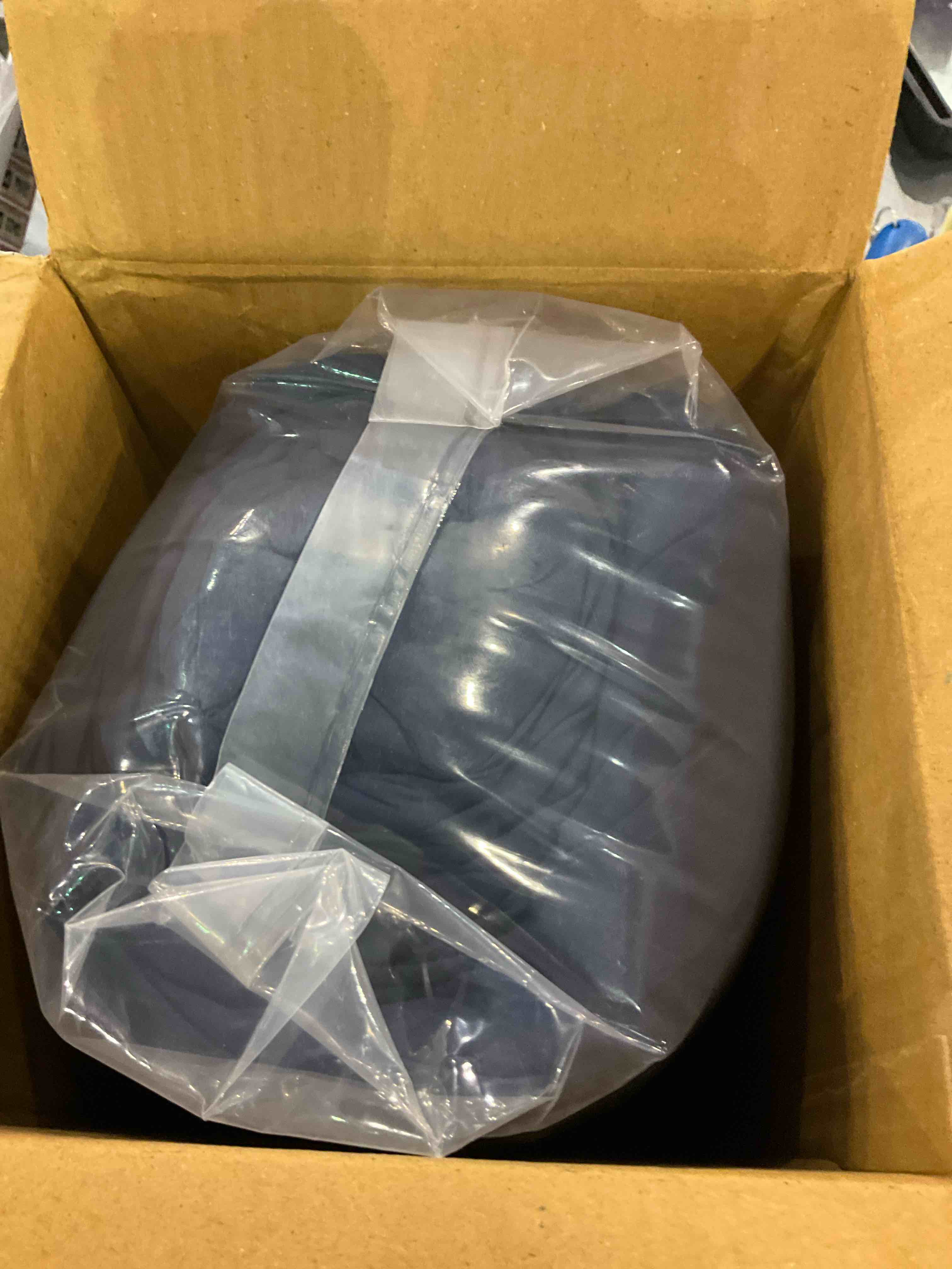 https://s3.amazonaws.com/lotting-images-prod/BargainHunt/EXS01337663_1712749215112.jpeg