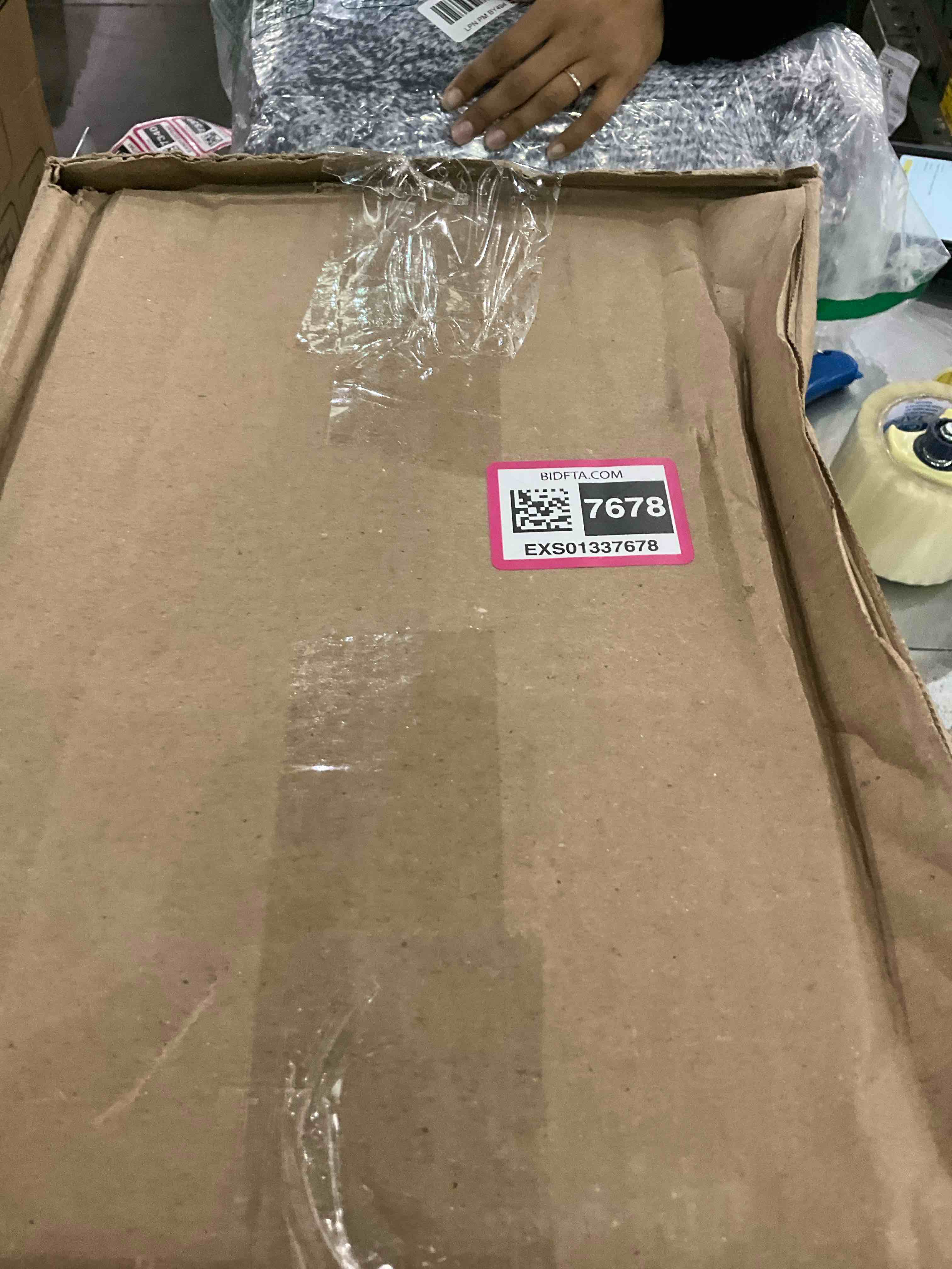 https://s3.amazonaws.com/lotting-images-prod/BargainHunt/EXS01337678_1712752531488.jpeg