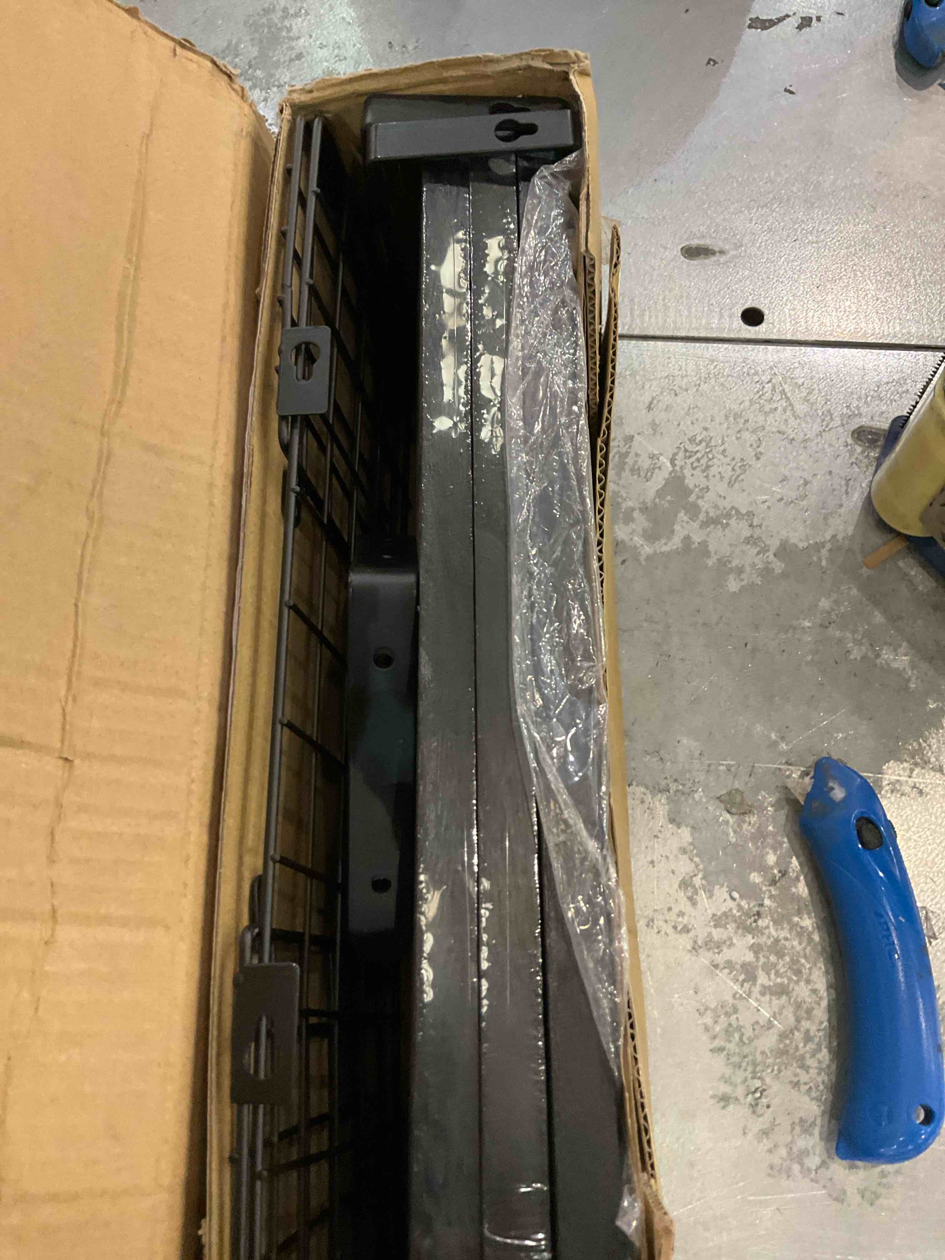 https://s3.amazonaws.com/lotting-images-prod/BargainHunt/EXS01337688_1712753638403.jpeg