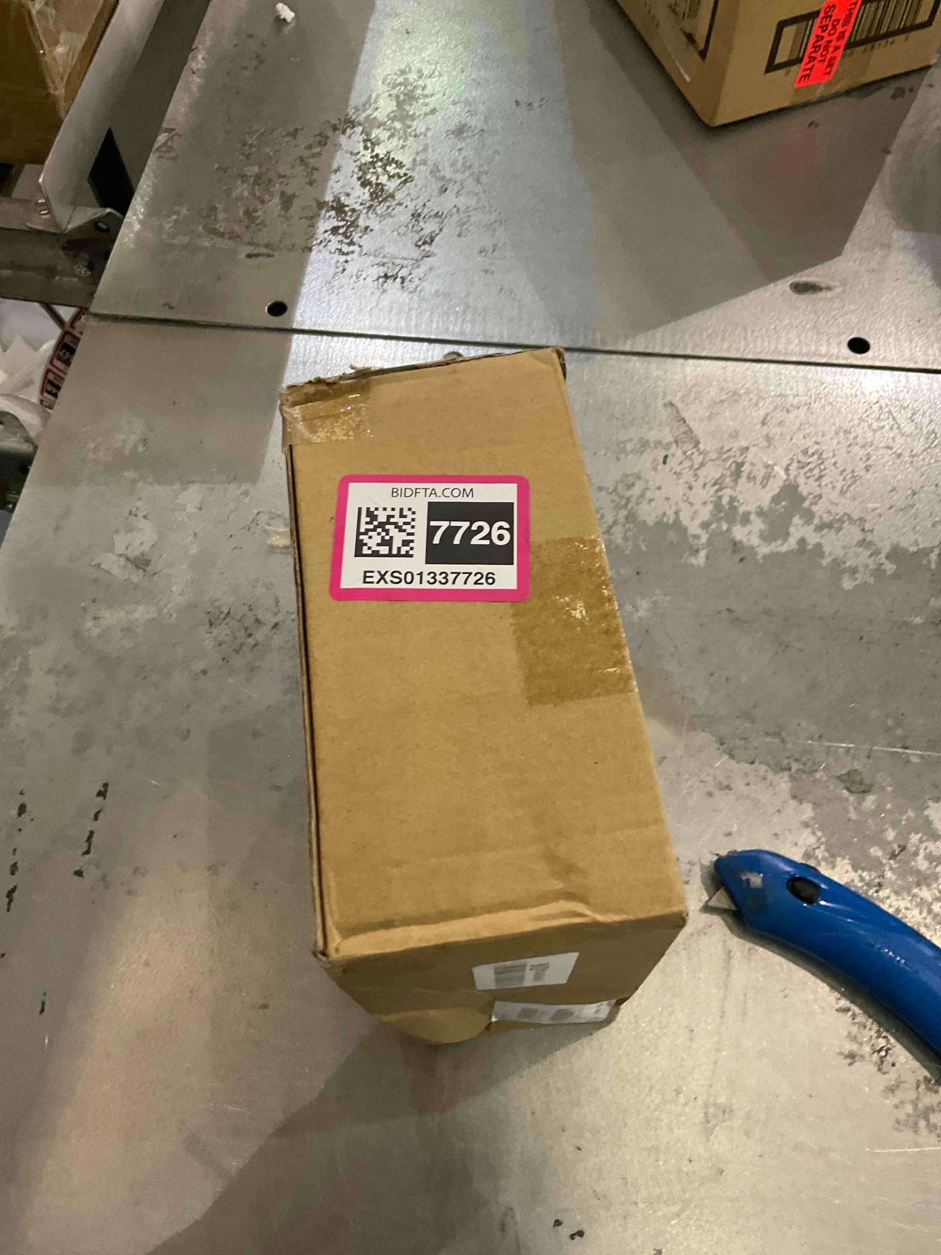 https://s3.amazonaws.com/lotting-images-prod/BargainHunt/EXS01337726_1712769856530.jpeg