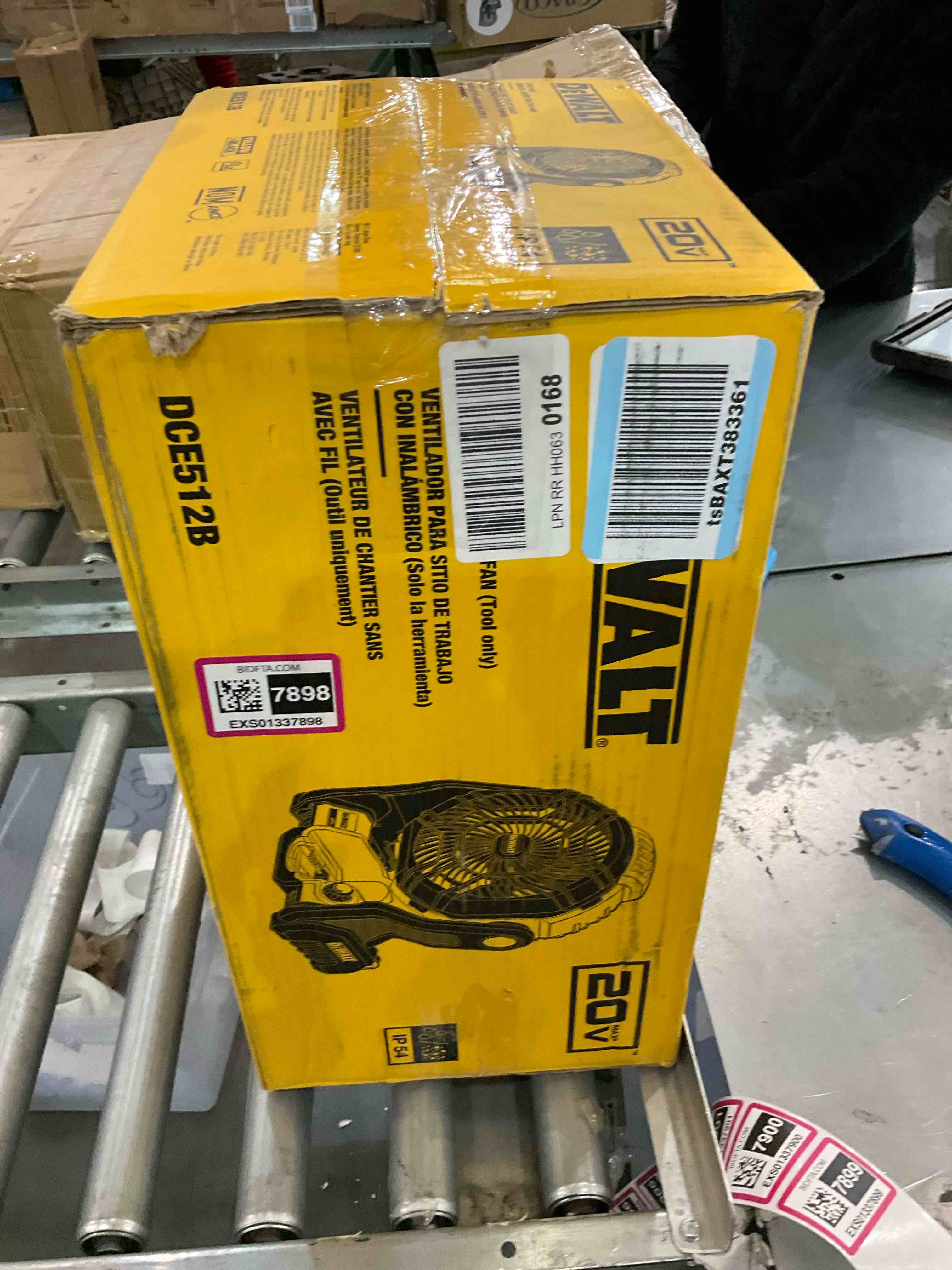 https://s3.amazonaws.com/lotting-images-prod/BargainHunt/EXS01337898_1712854870741.jpeg