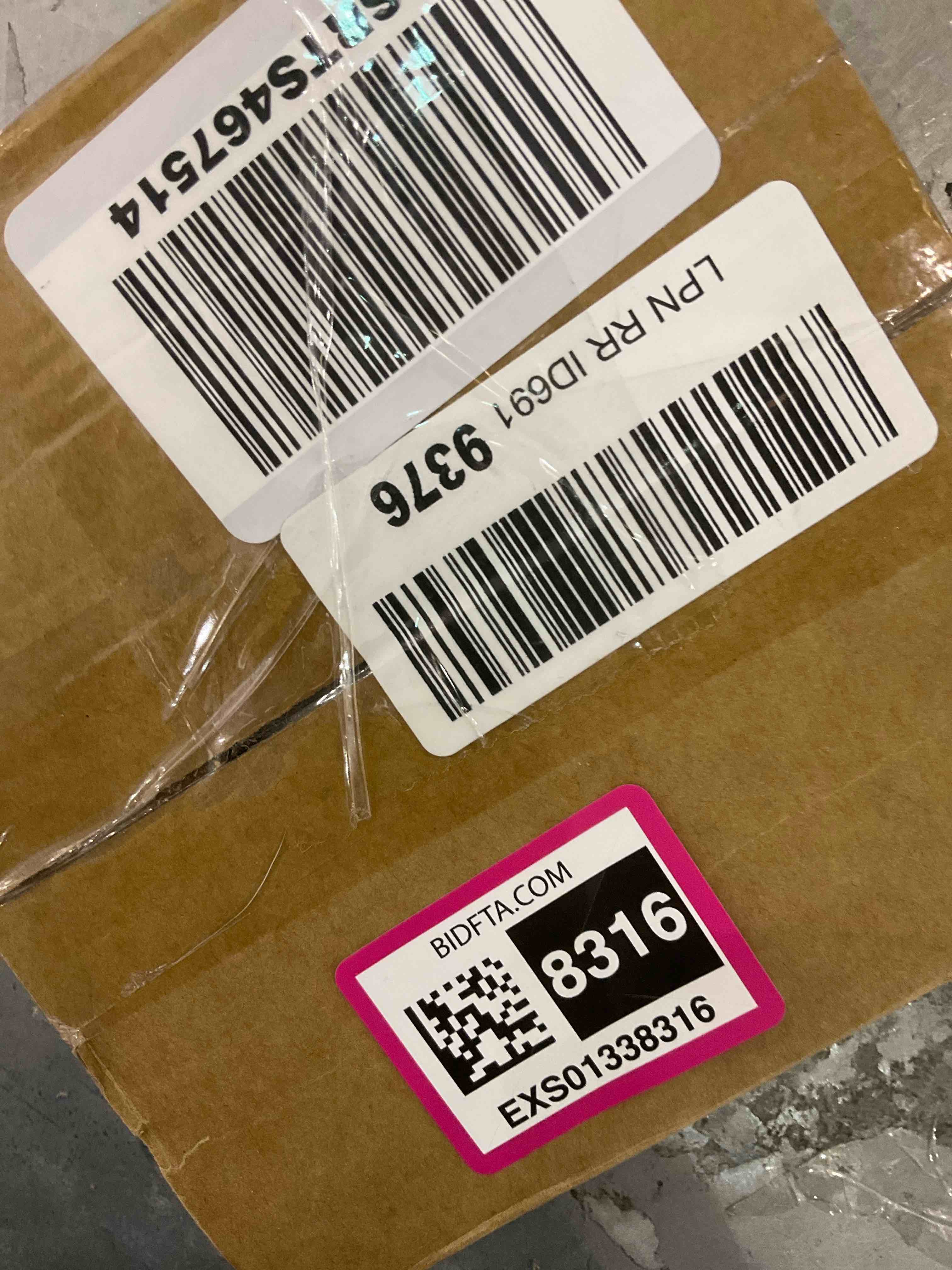 https://s3.amazonaws.com/lotting-images-prod/BargainHunt/EXS01338316_1712760279074.jpeg