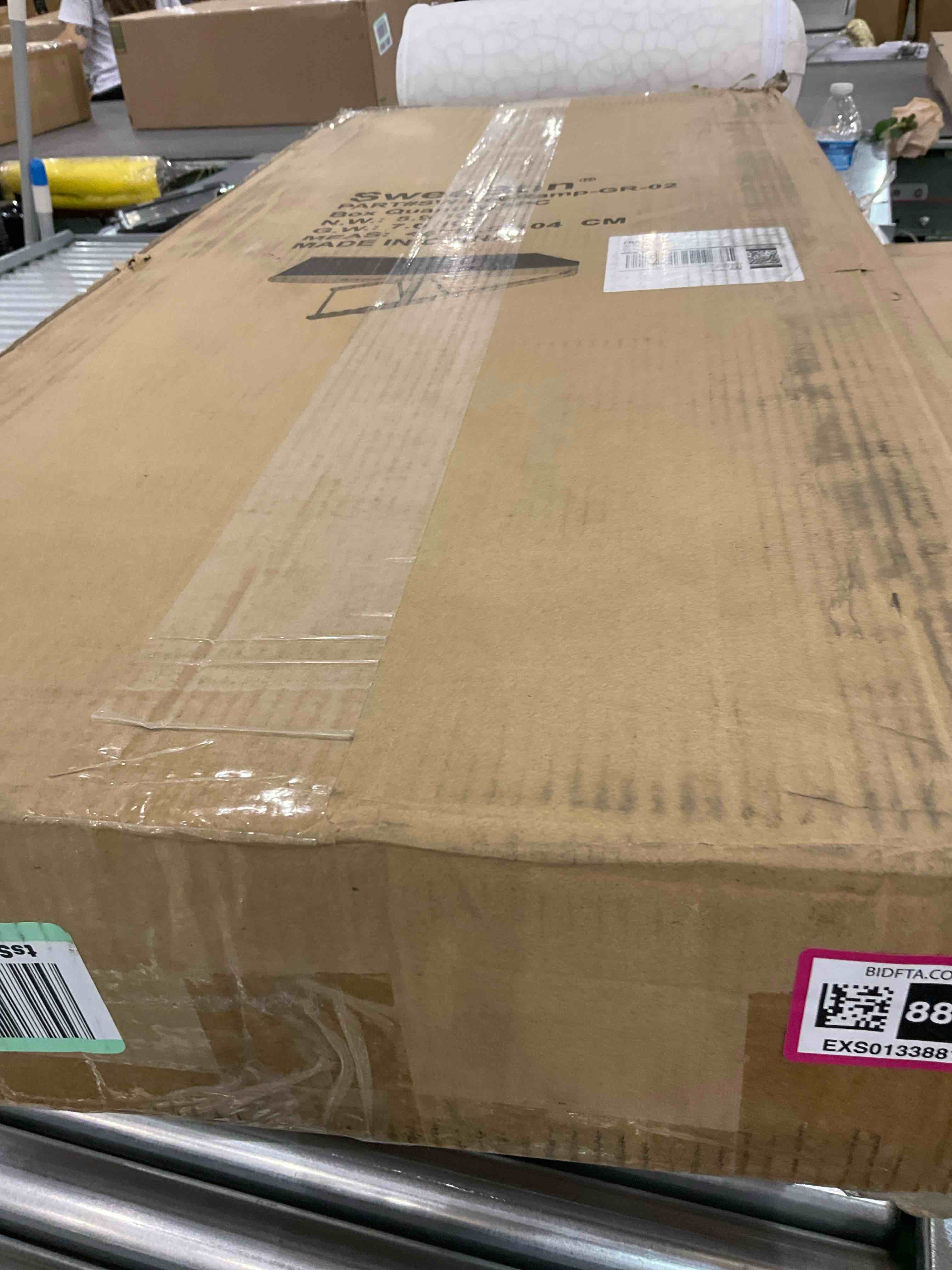 https://s3.amazonaws.com/lotting-images-prod/BargainHunt/EXS01338812_1713450604542.jpeg