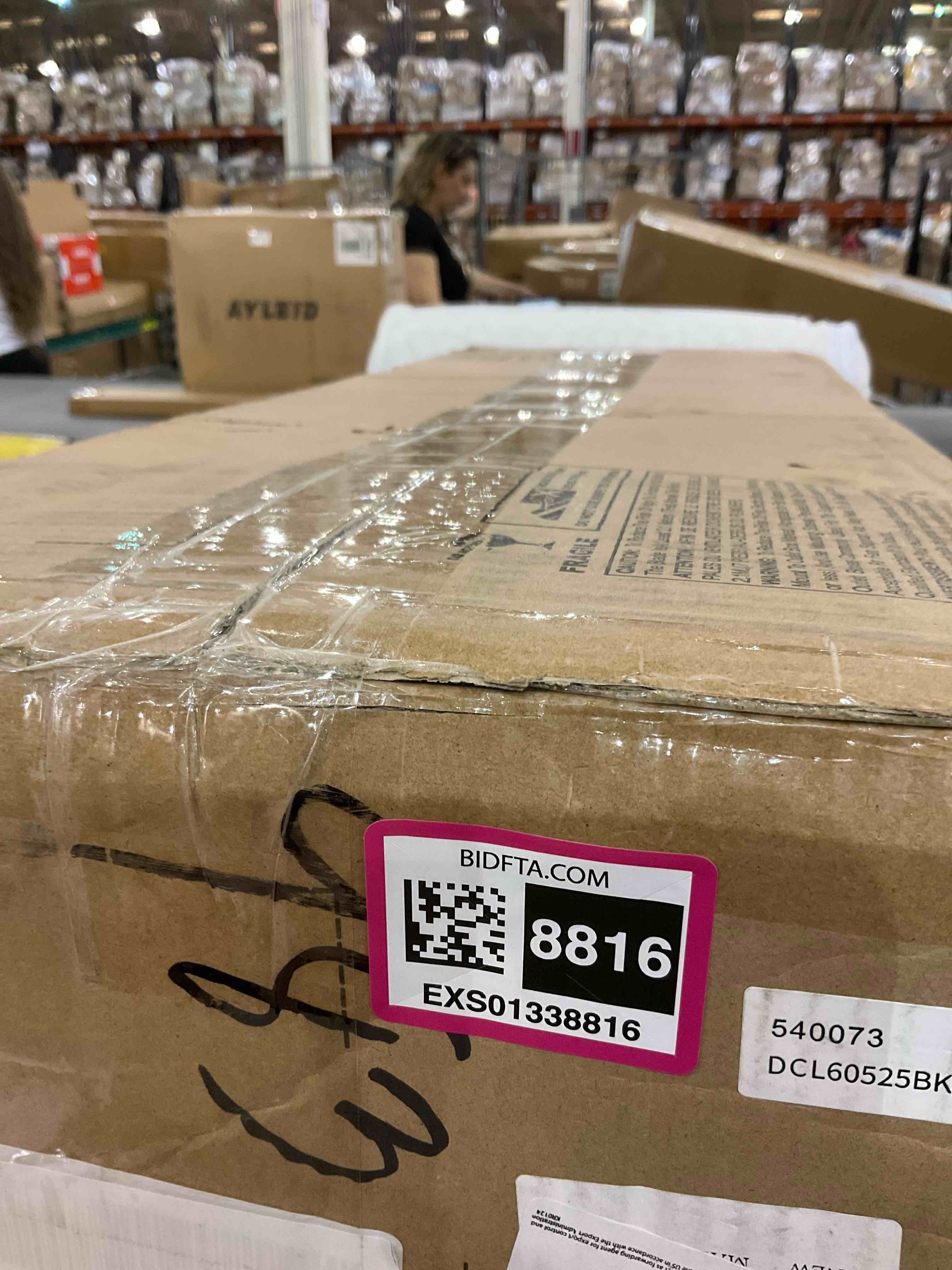 https://s3.amazonaws.com/lotting-images-prod/BargainHunt/EXS01338816_1713449900803.jpeg