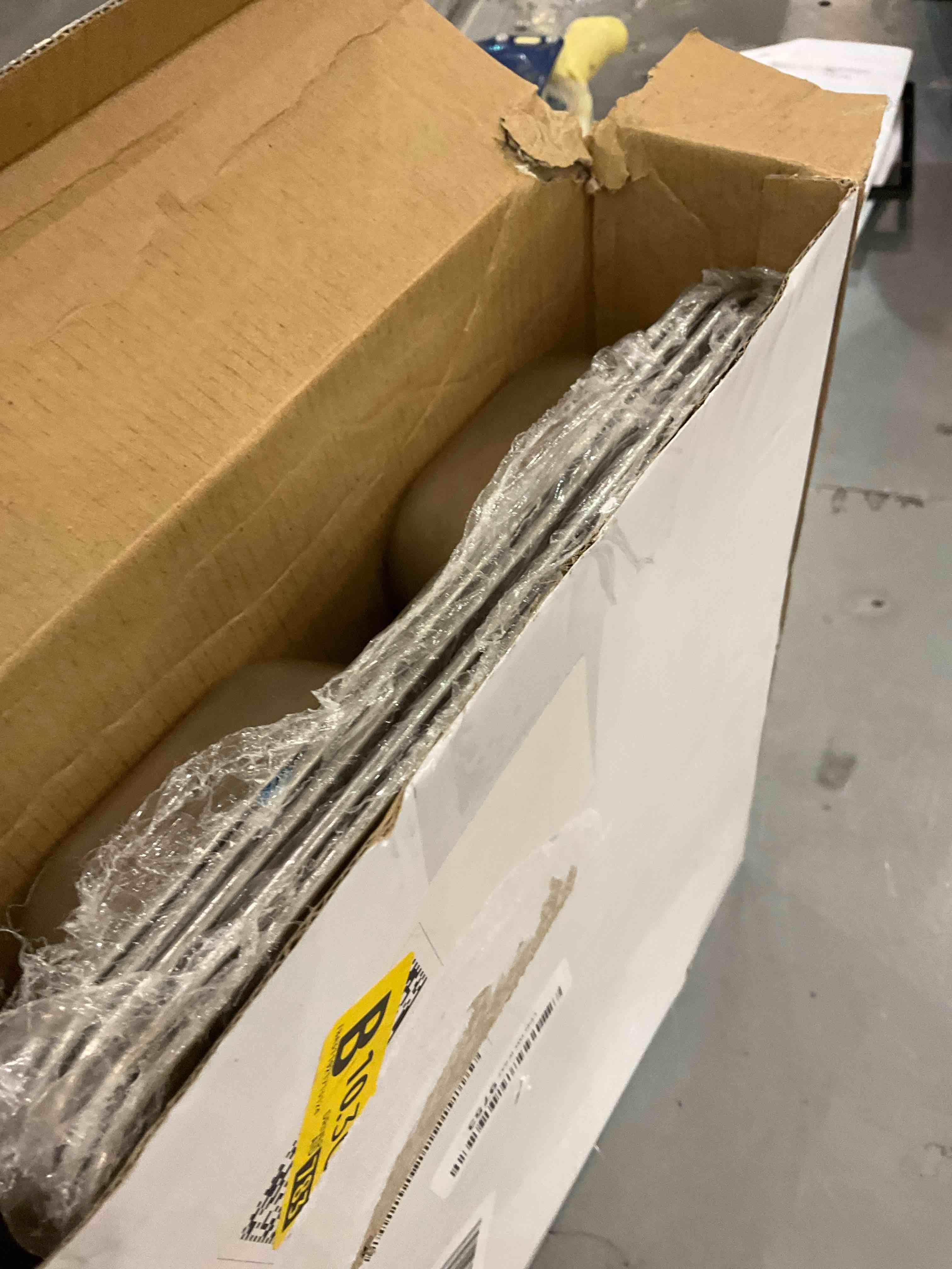 https://s3.amazonaws.com/lotting-images-prod/BargainHunt/EXS01339263_1713292455956.jpeg