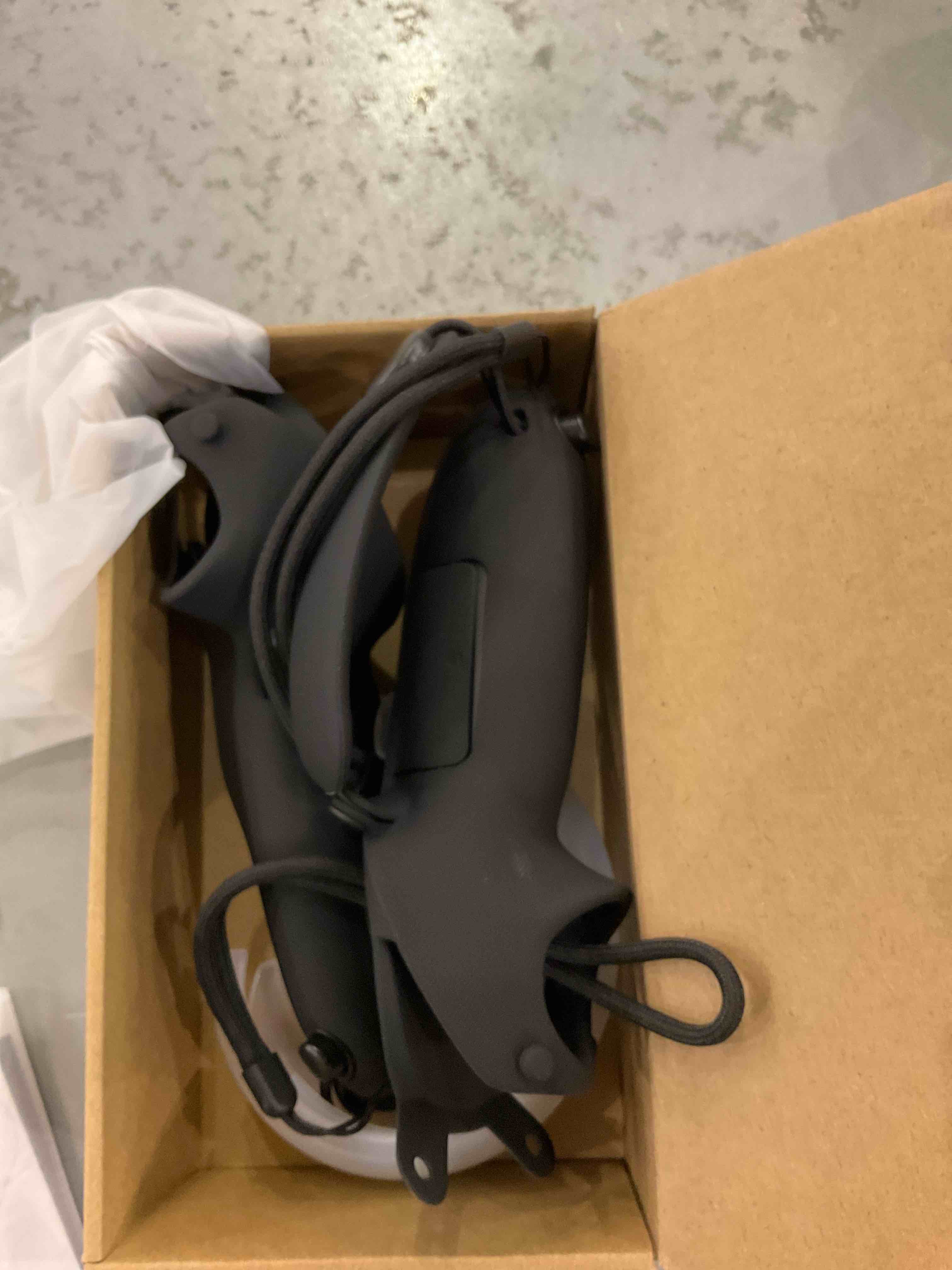 https://s3.amazonaws.com/lotting-images-prod/BargainHunt/EXS01339846_1714394840365.jpeg