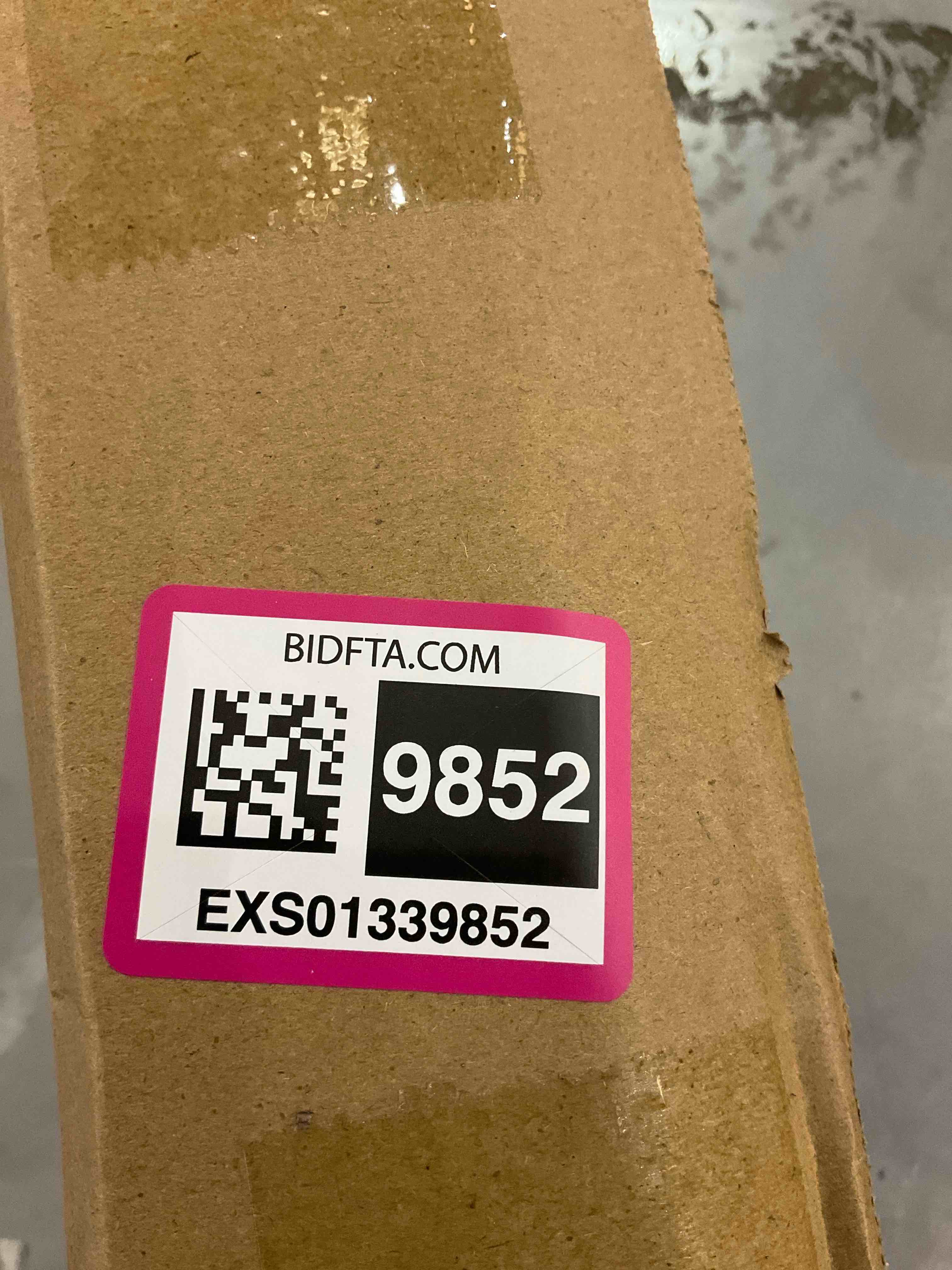 https://s3.amazonaws.com/lotting-images-prod/BargainHunt/EXS01339852_1714397179342.jpeg