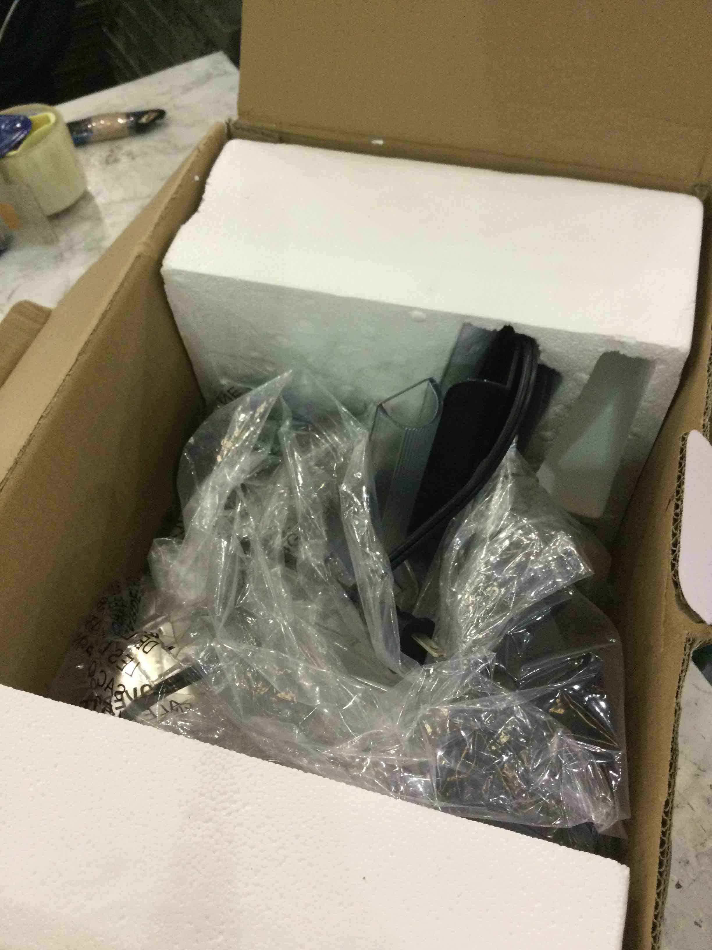 https://s3.amazonaws.com/lotting-images-prod/BargainHunt/EXS01340242_1711719440806.jpeg