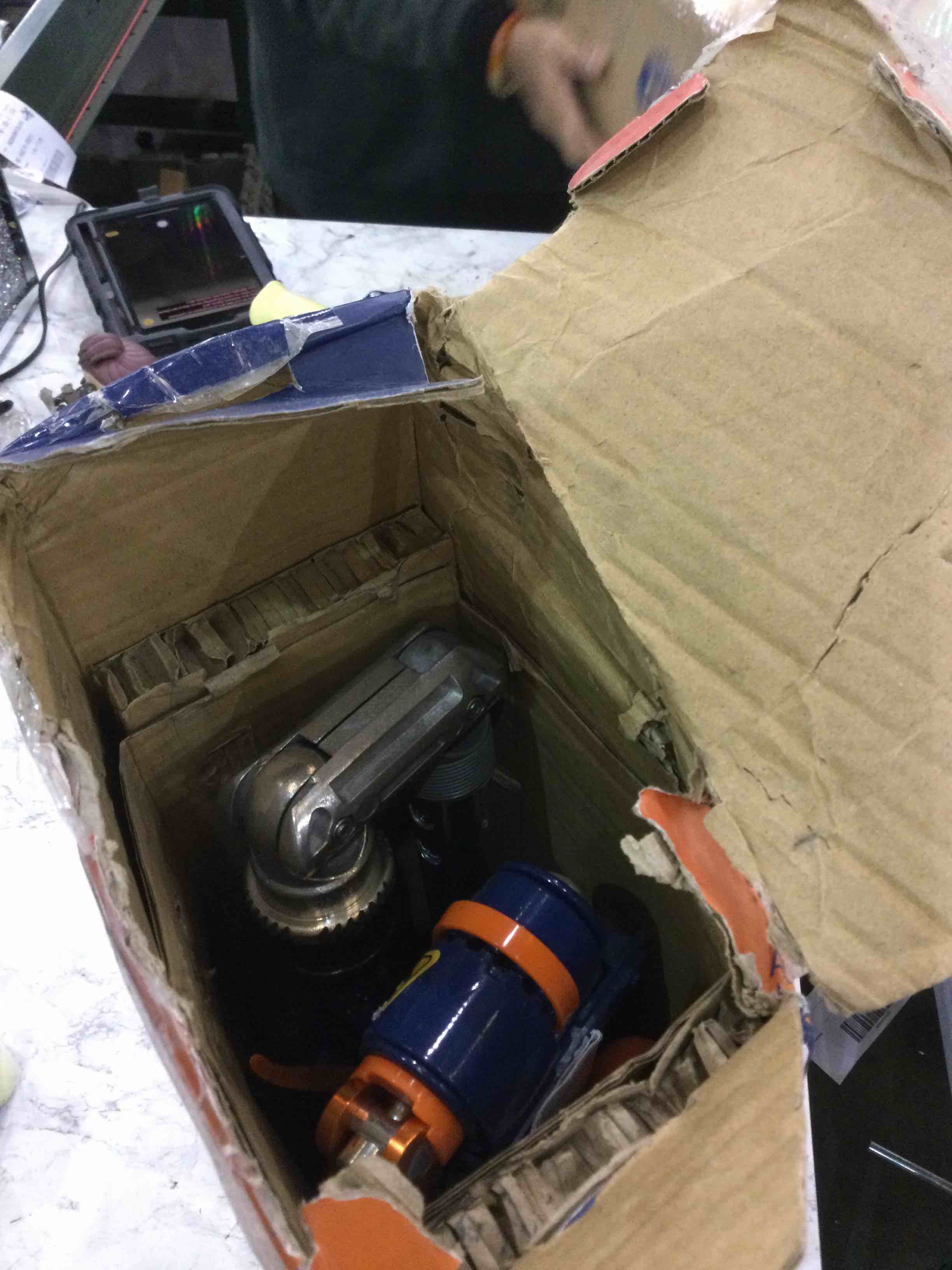 https://s3.amazonaws.com/lotting-images-prod/BargainHunt/EXS01340247_1711719954440.jpeg