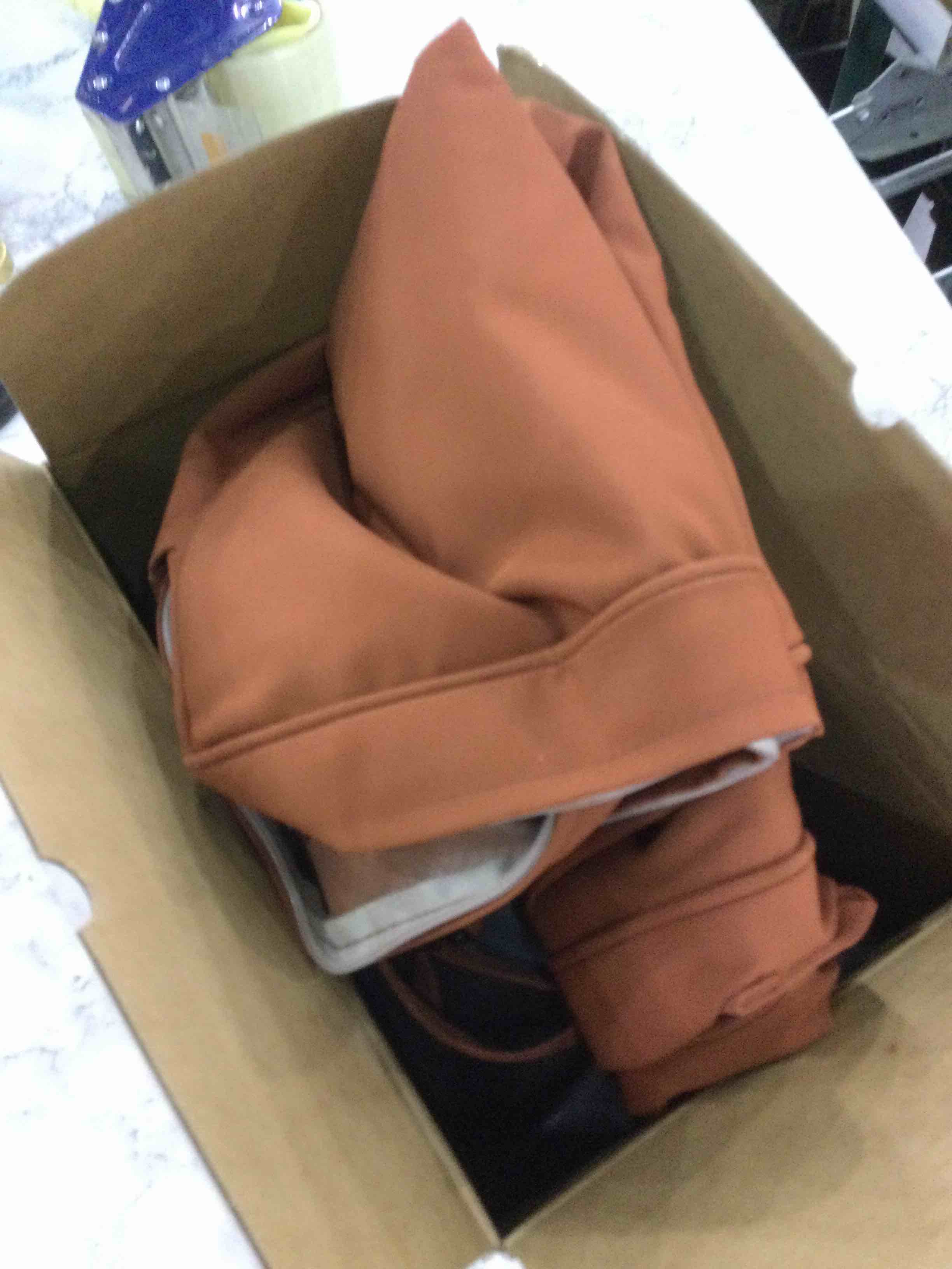 https://s3.amazonaws.com/lotting-images-prod/BargainHunt/EXS01340406_1711973526112.jpeg