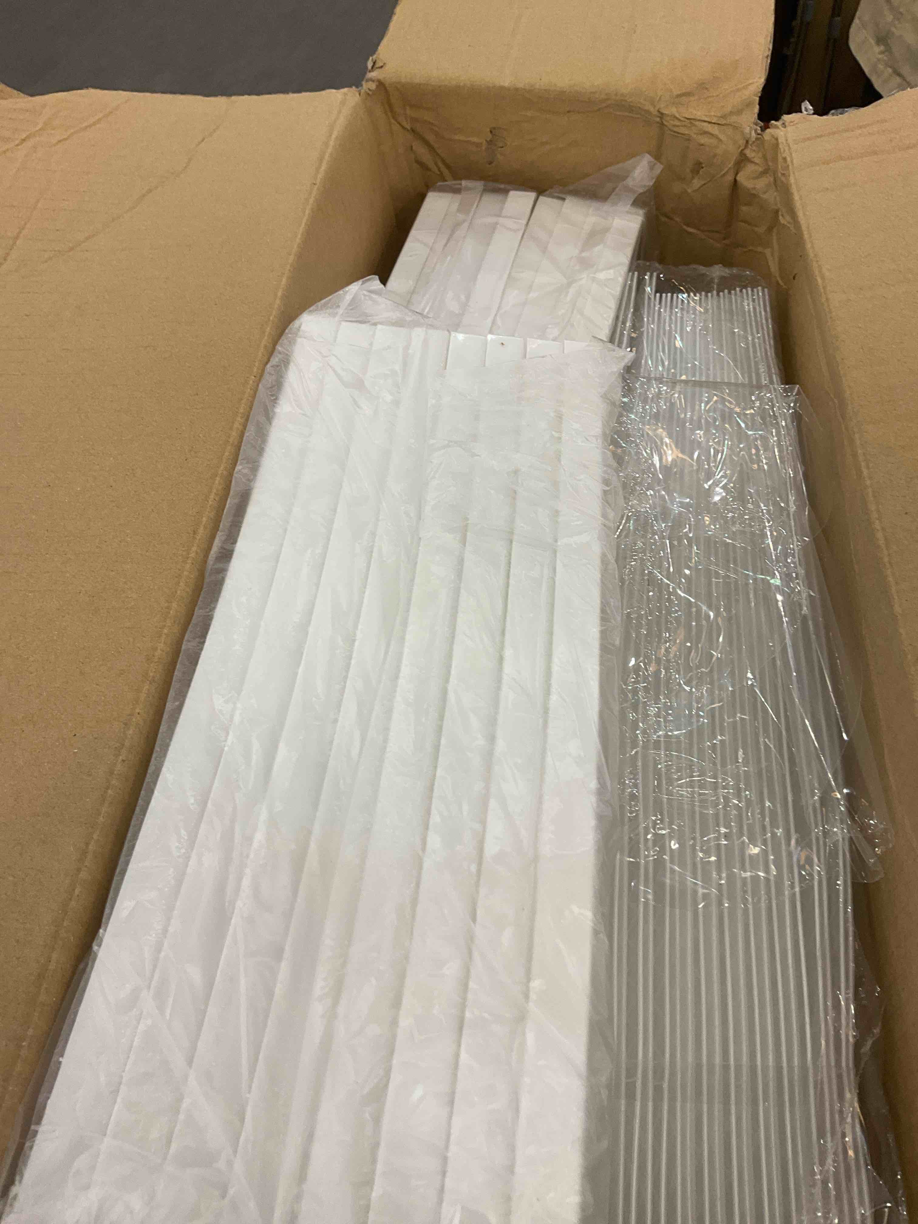 https://s3.amazonaws.com/lotting-images-prod/BargainHunt/EXS01340505_1711561167245.jpeg