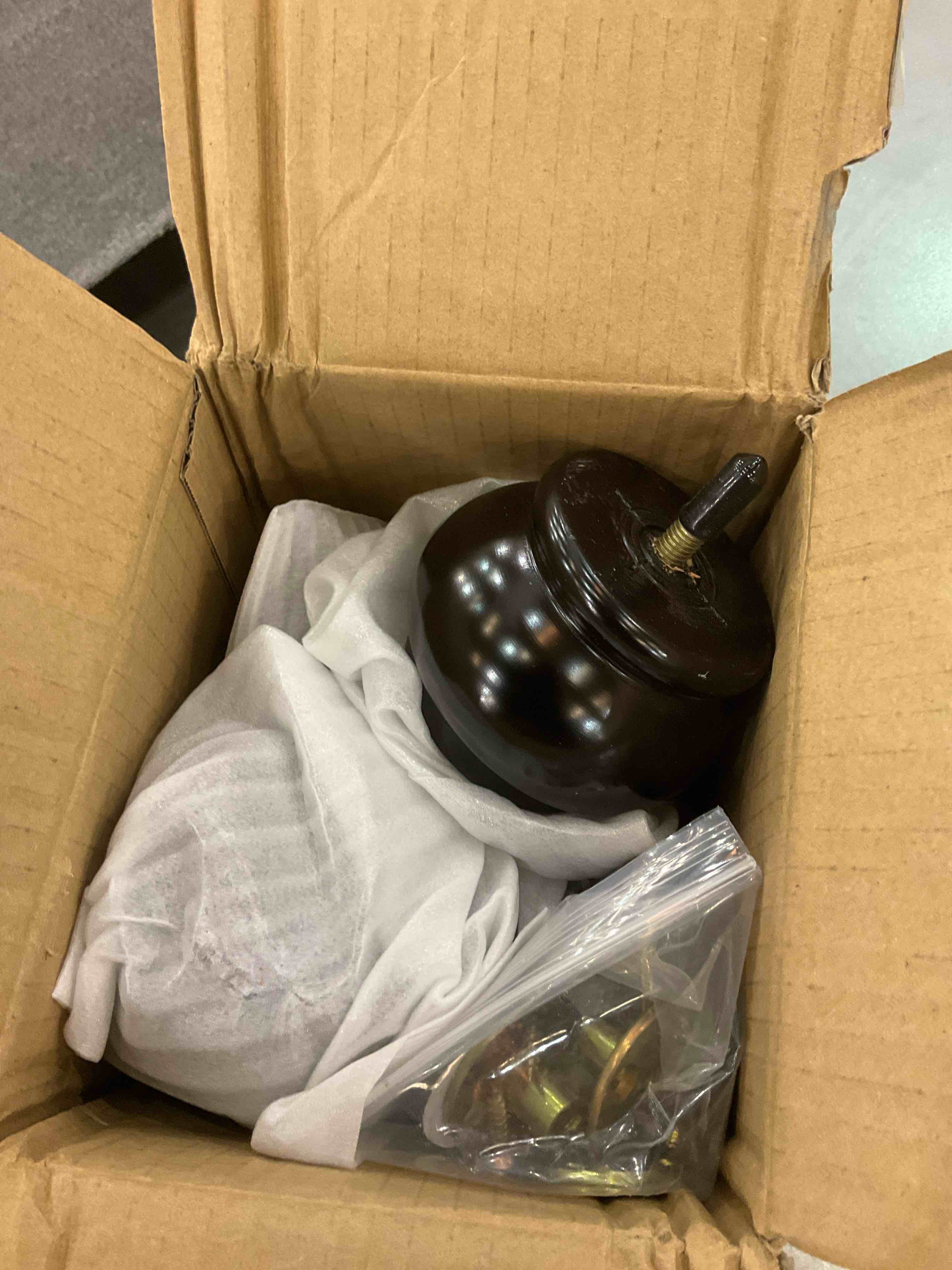 https://s3.amazonaws.com/lotting-images-prod/BargainHunt/EXS01340522_1711564576143.jpeg