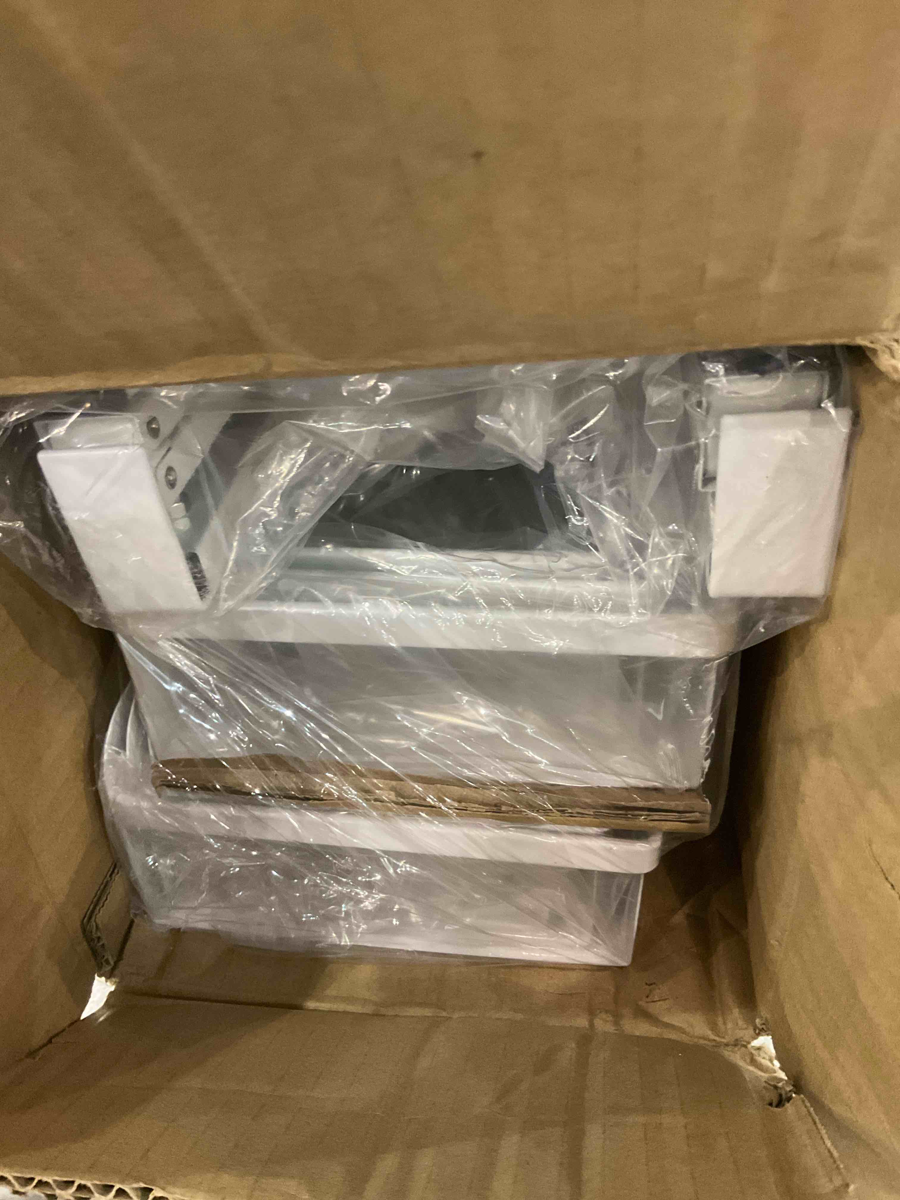 https://s3.amazonaws.com/lotting-images-prod/BargainHunt/EXS01340537_1711625123291.jpeg