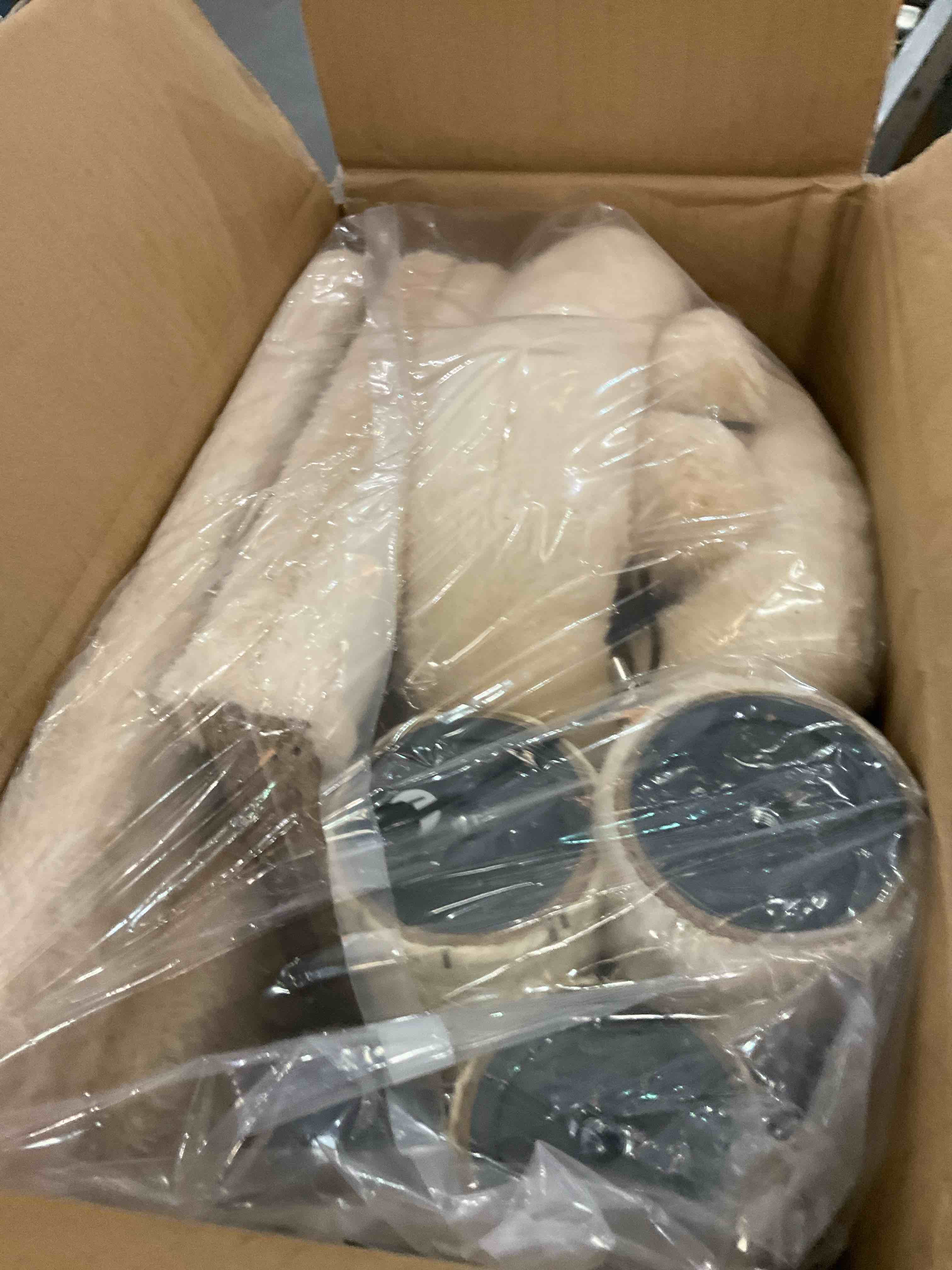 https://s3.amazonaws.com/lotting-images-prod/BargainHunt/EXS01340665_1711724694233.jpeg