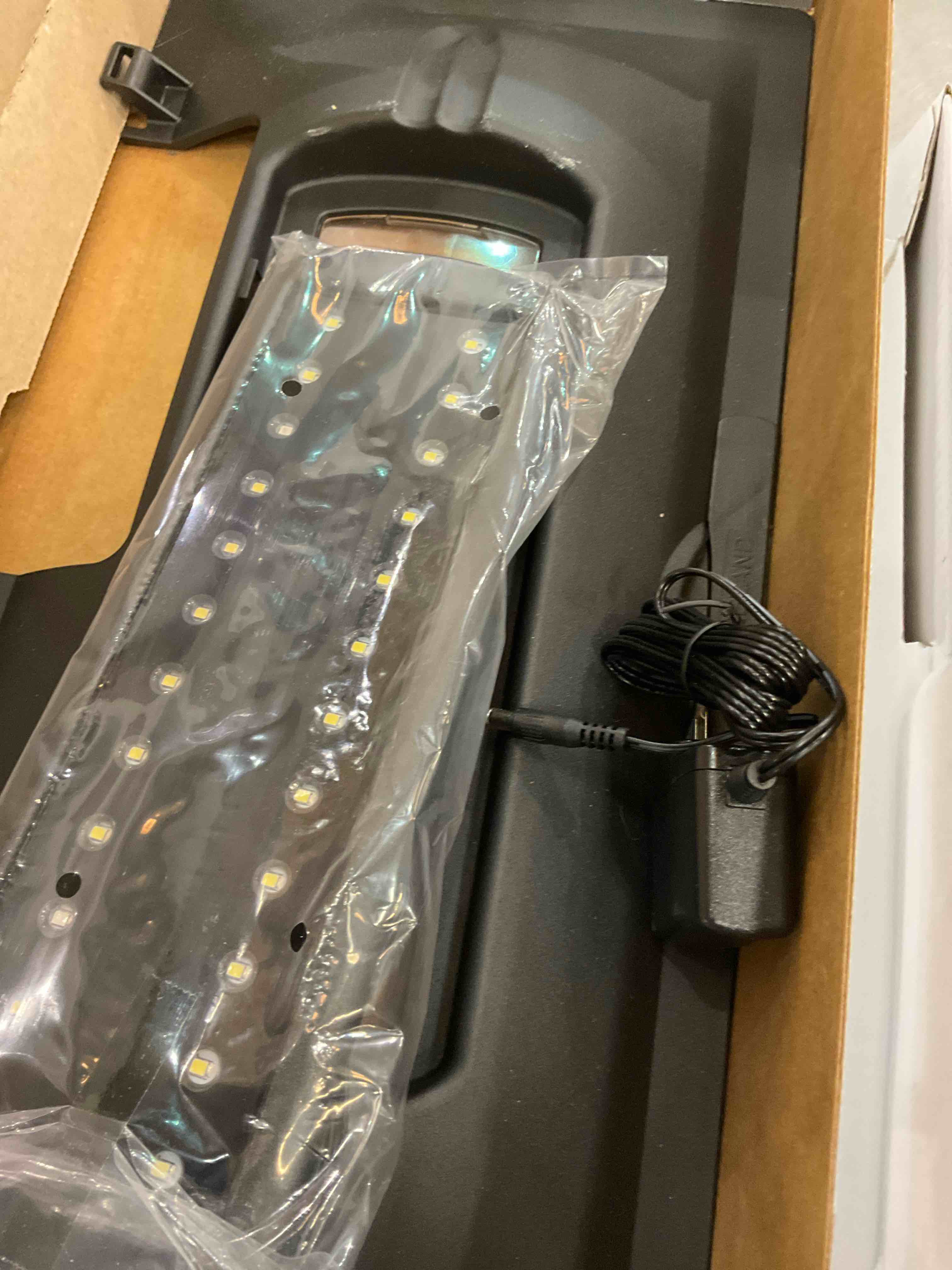 https://s3.amazonaws.com/lotting-images-prod/BargainHunt/EXS01340688_1711731888843.jpeg