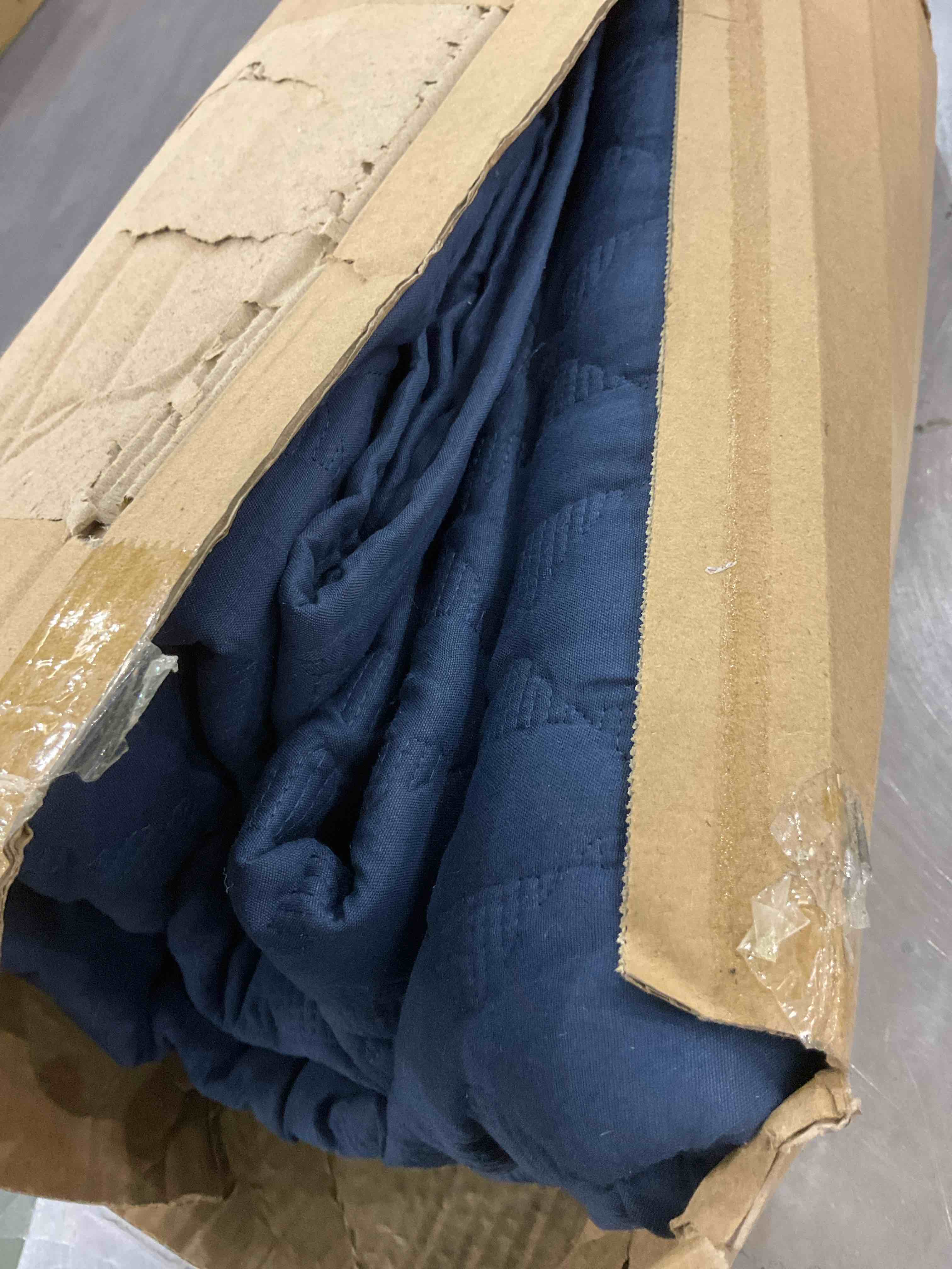 https://s3.amazonaws.com/lotting-images-prod/BargainHunt/EXS01340916_1712062361600.jpeg