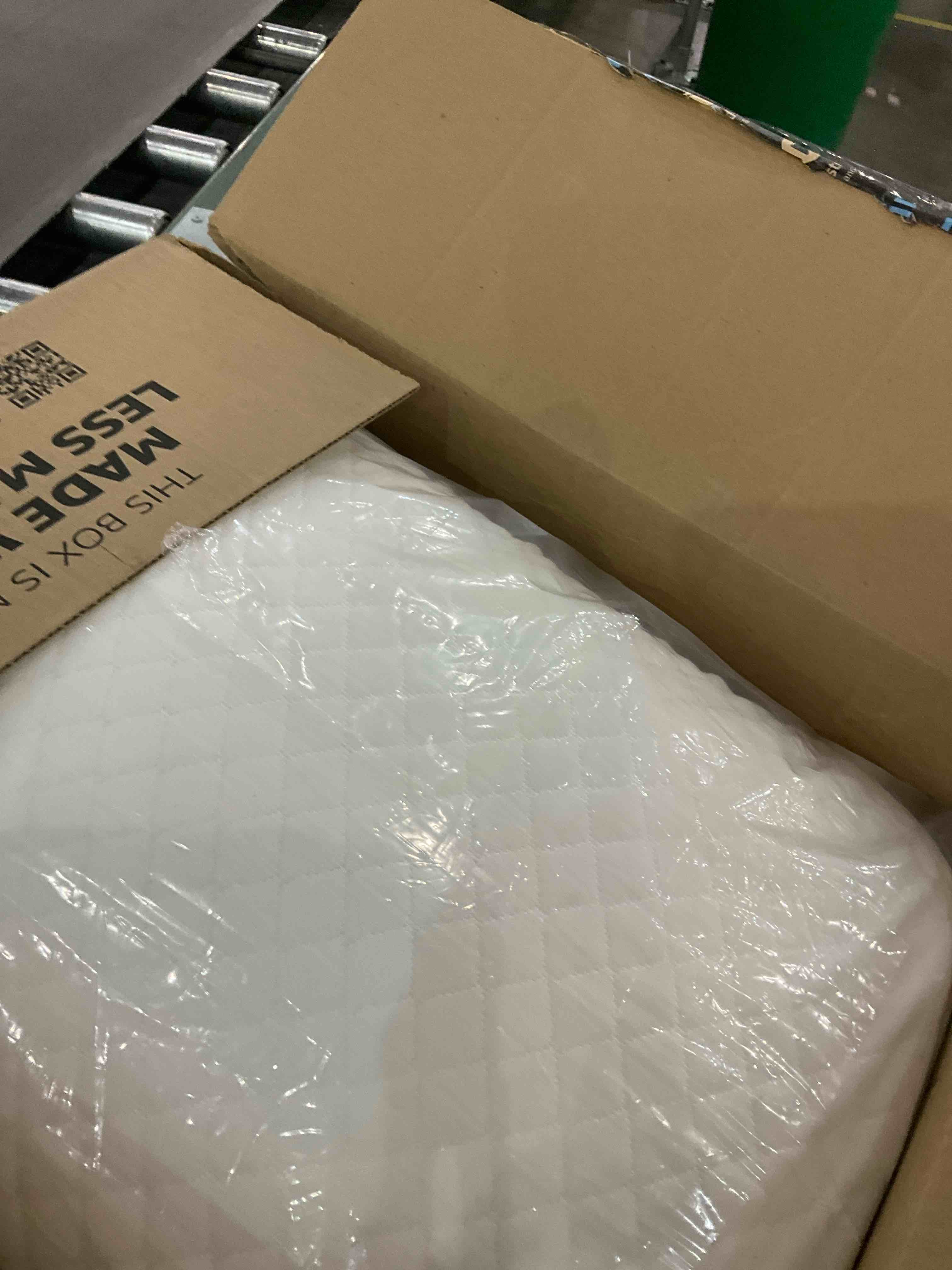 https://s3.amazonaws.com/lotting-images-prod/BargainHunt/EXS01341038_1711106974544.jpeg