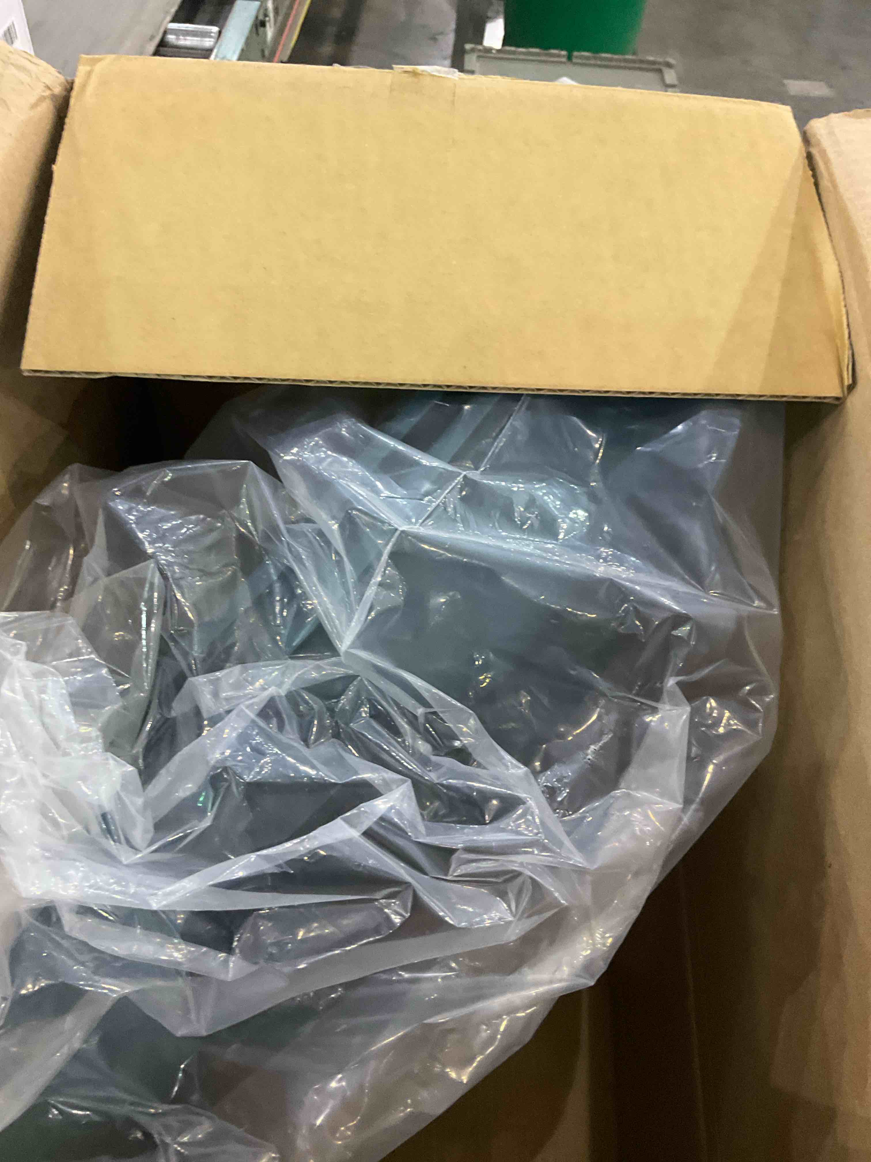 https://s3.amazonaws.com/lotting-images-prod/BargainHunt/EXS01341057_1711108520515.jpeg