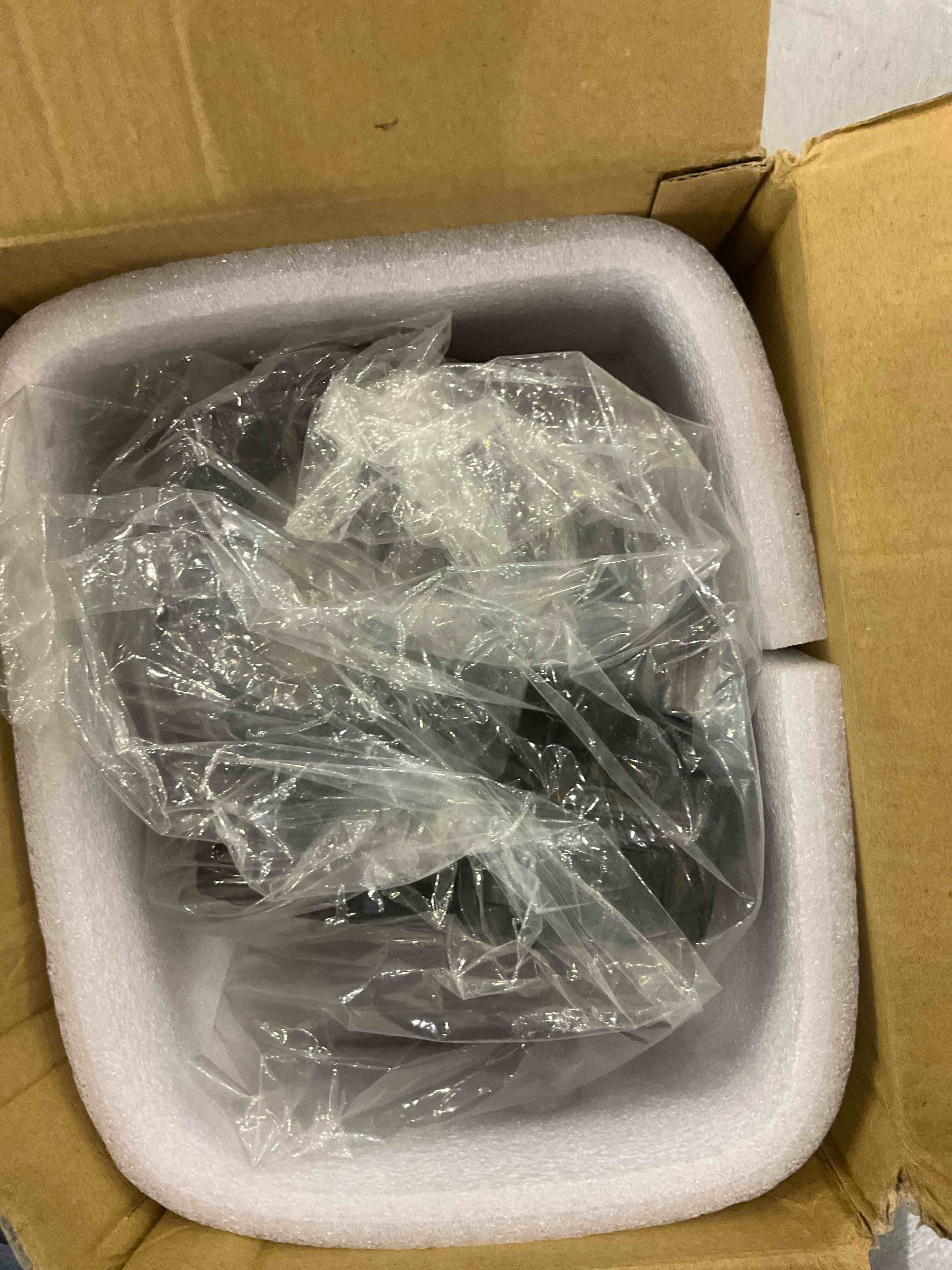 https://s3.amazonaws.com/lotting-images-prod/BargainHunt/EXS01341427_1711460895419.jpeg