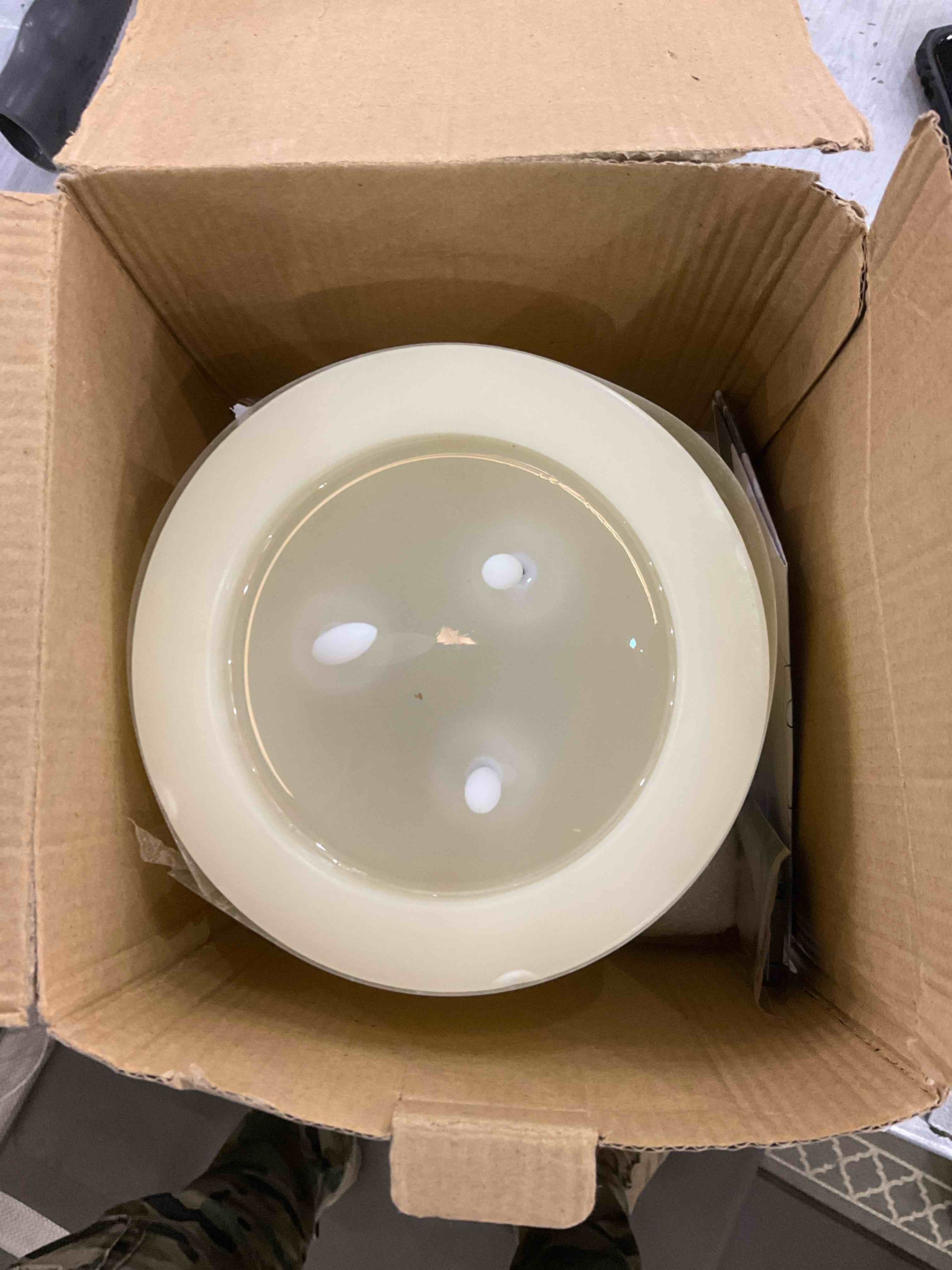 https://s3.amazonaws.com/lotting-images-prod/BargainHunt/EXS01341587_1711389009558.jpeg