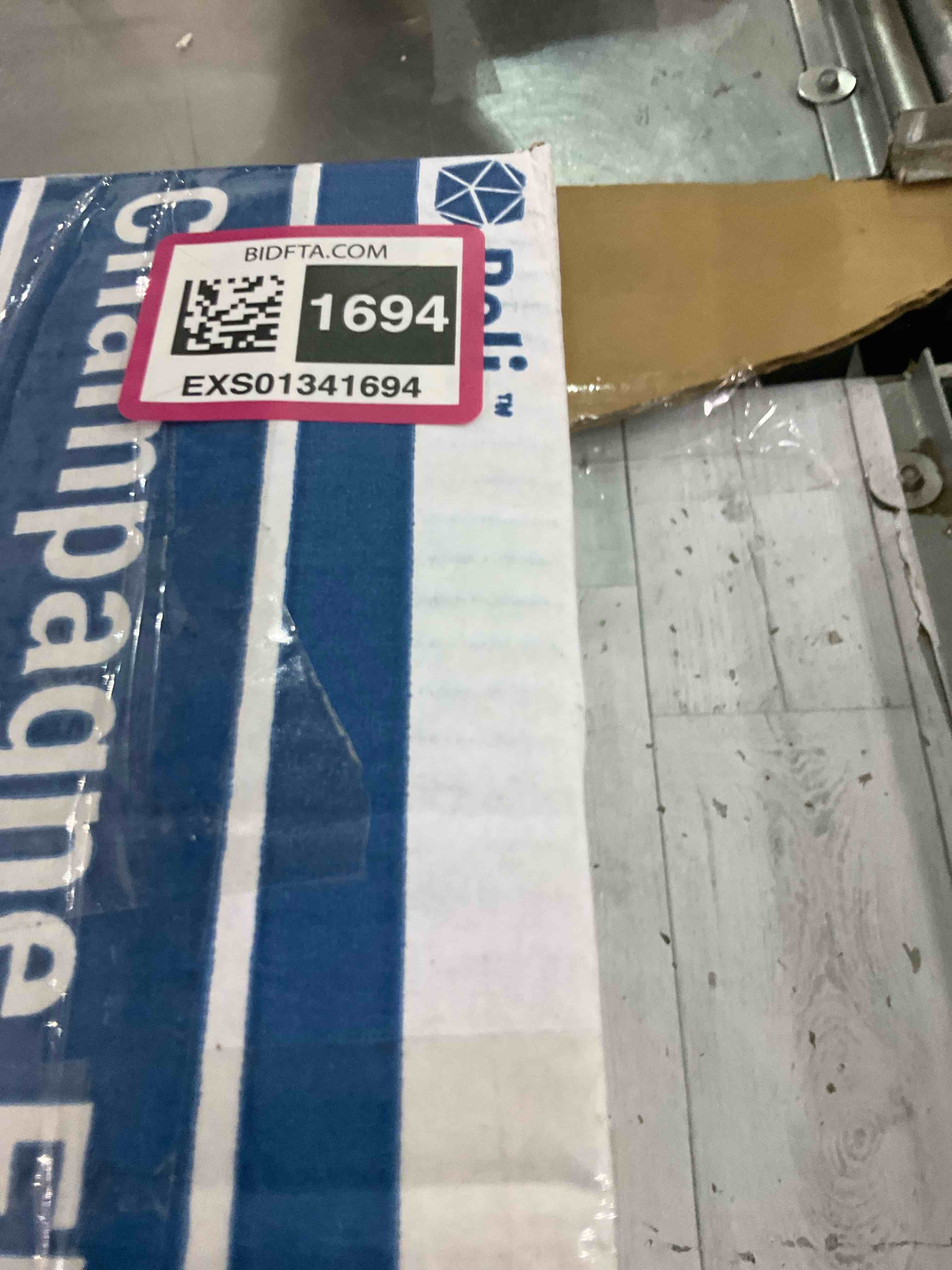 https://s3.amazonaws.com/lotting-images-prod/BargainHunt/EXS01341694_1711462490481.jpeg