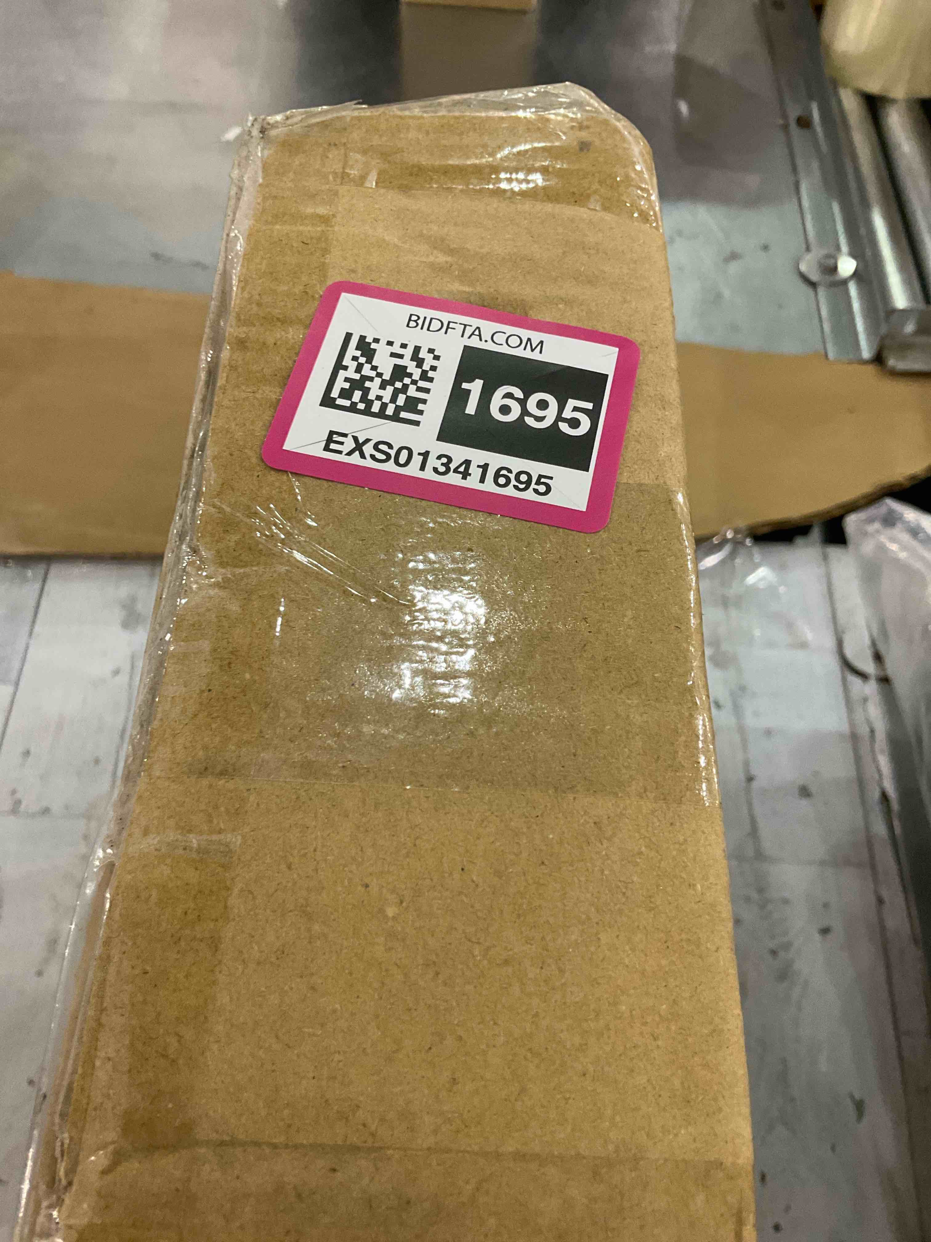 https://s3.amazonaws.com/lotting-images-prod/BargainHunt/EXS01341695_1711462549397.jpeg