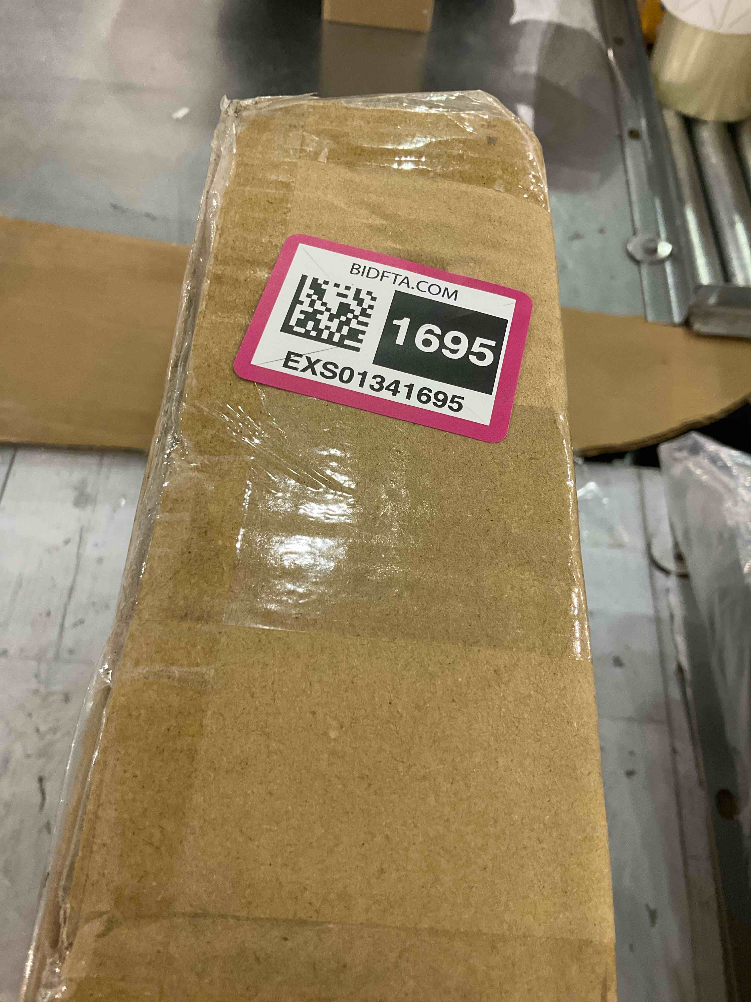 https://s3.amazonaws.com/lotting-images-prod/BargainHunt/EXS01341695_1711462550294.jpeg