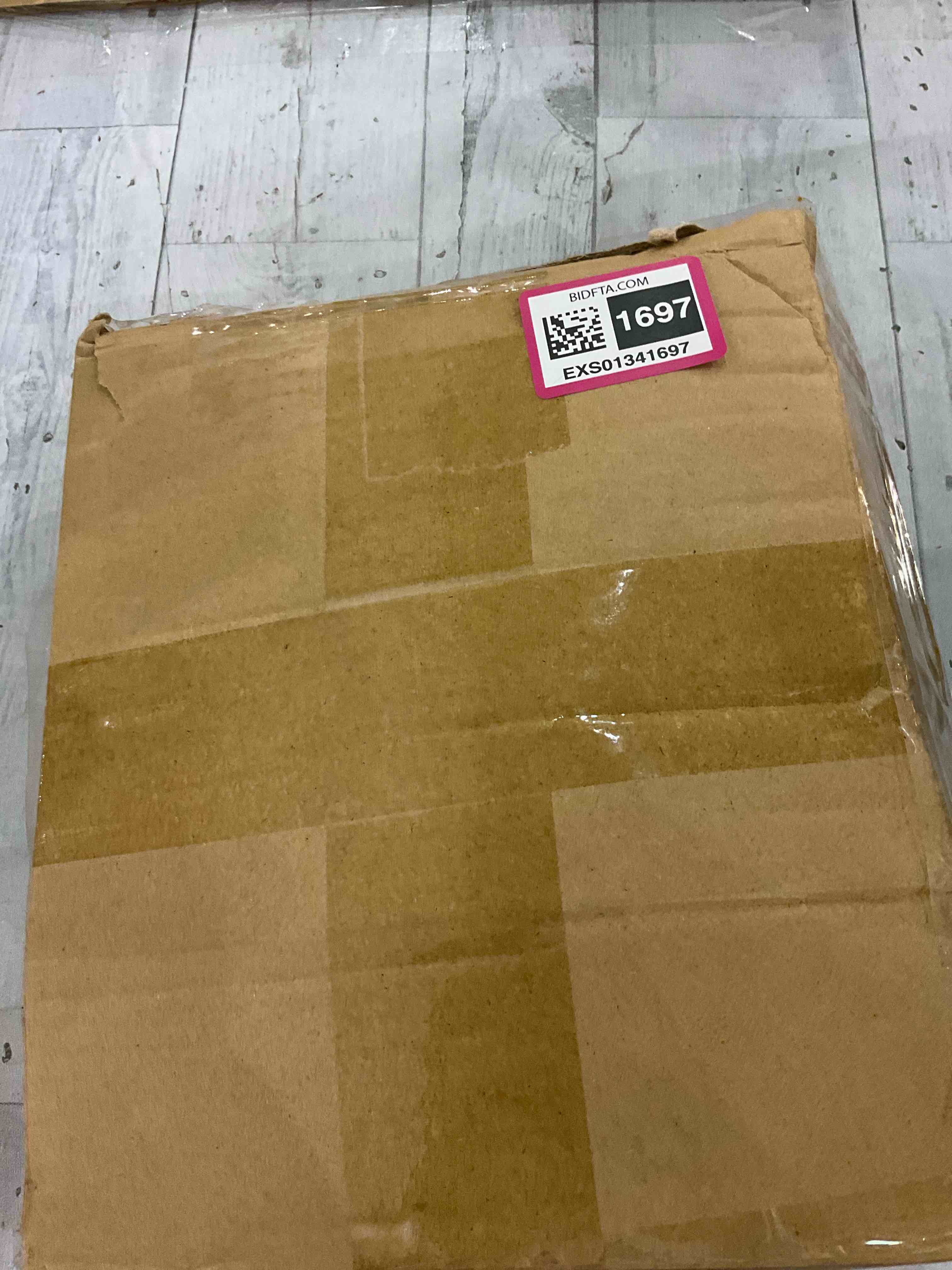 https://s3.amazonaws.com/lotting-images-prod/BargainHunt/EXS01341697_1711462670619.jpeg